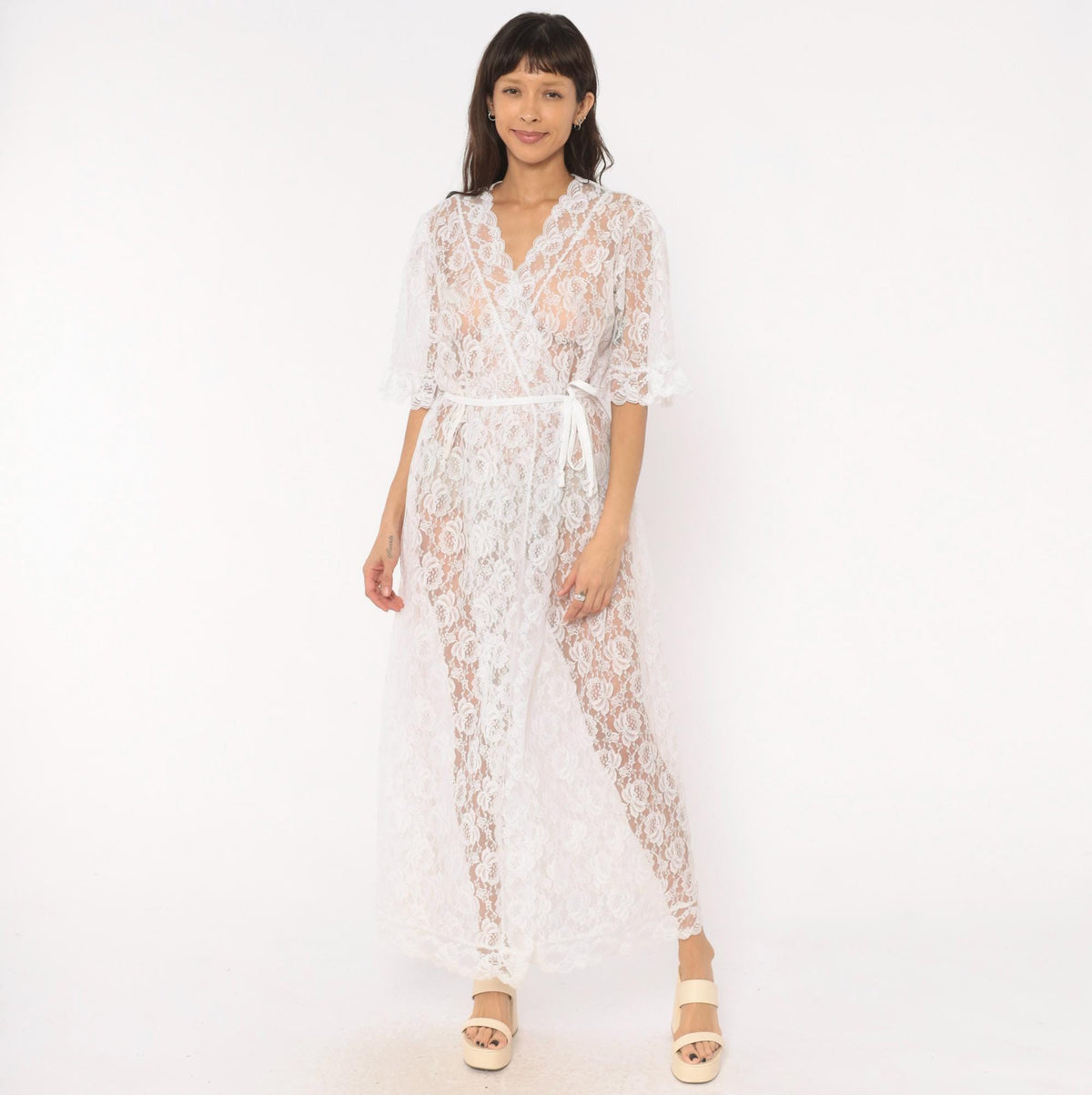 80s Pinehurst White Lace Maxi Robe Scalloped Floral Sheer Wrap Medium M