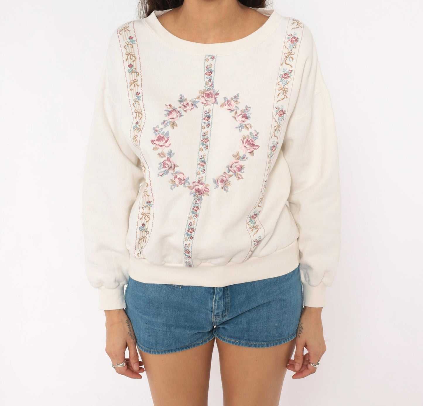 90s Russ Floral Wreath Embroidered Sweatshirt Cream Cotton Crewneck Medium M