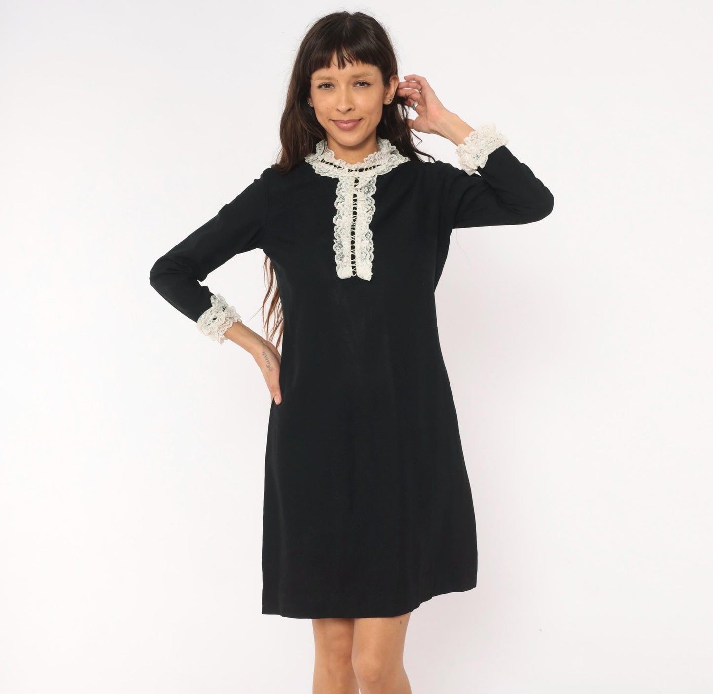 1970s Black Shift Dress Cream Lace Bib Collar Long Sleeve Knee Small