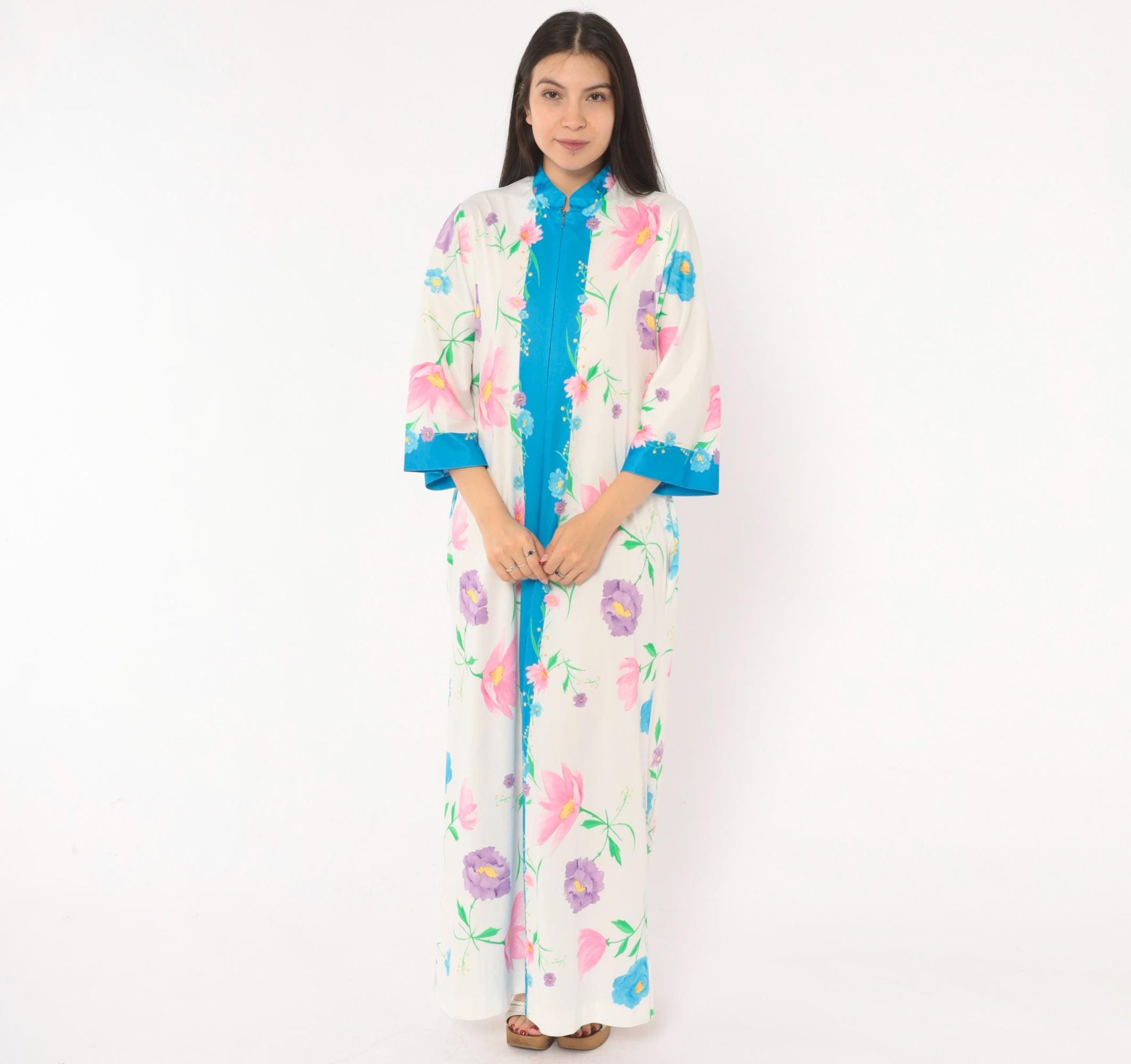 70s Evelyn Parson Floral Maxi Housecoat White Mandarin Collar Robe Medium