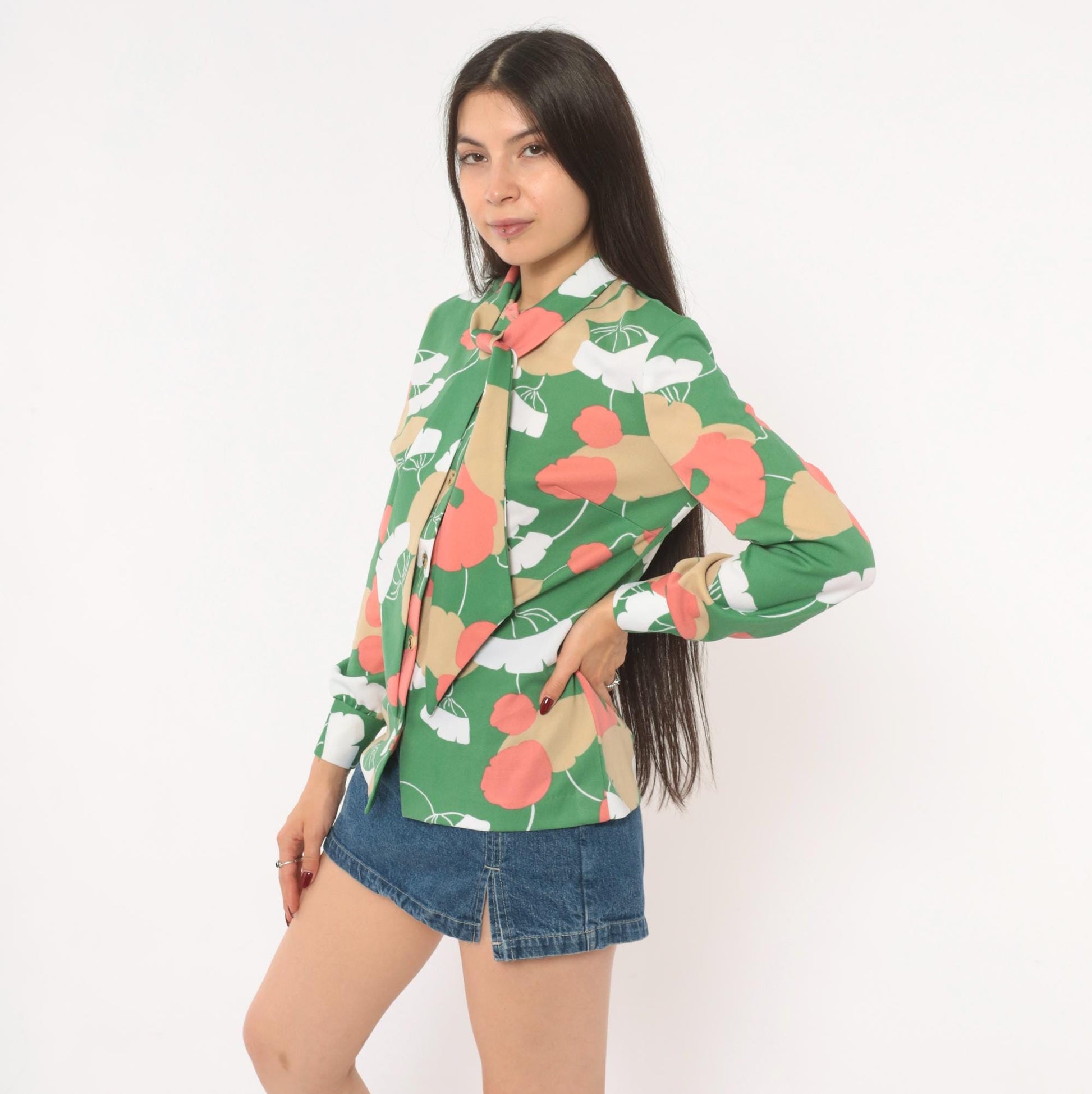 70s Lady Carol Floral Blouse Green Poppy Pussy Bow Button Front Medium