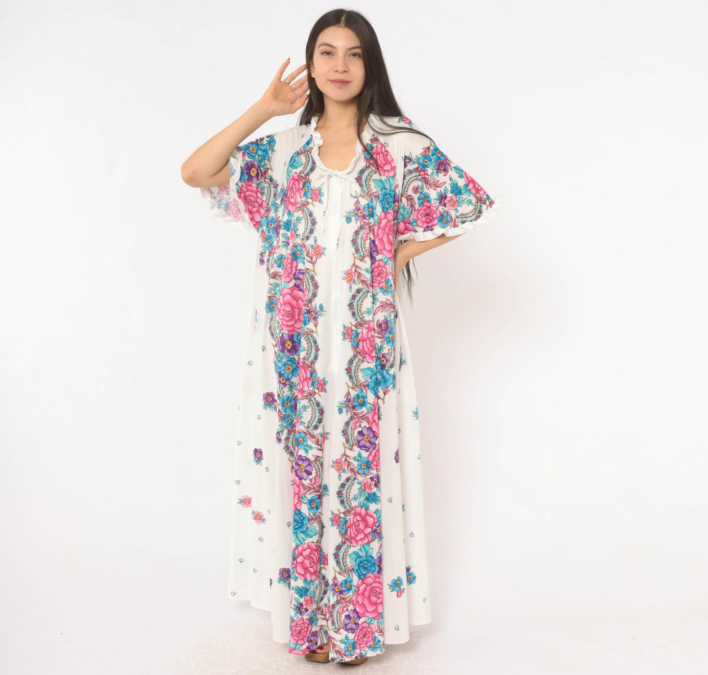 80s White Floral Maxi Housecoat Rose Print Ruffle Neckline Zip Robe Medium Large
