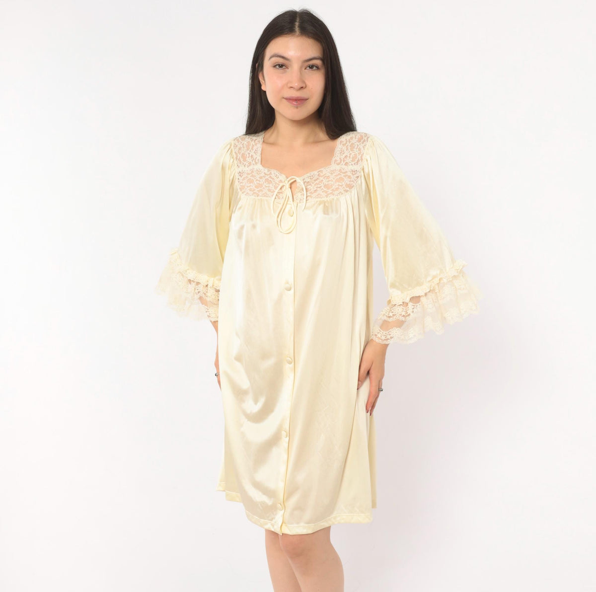 80s Vanity Fair Cream Lace Robe Bell Sleeve Button Front Small