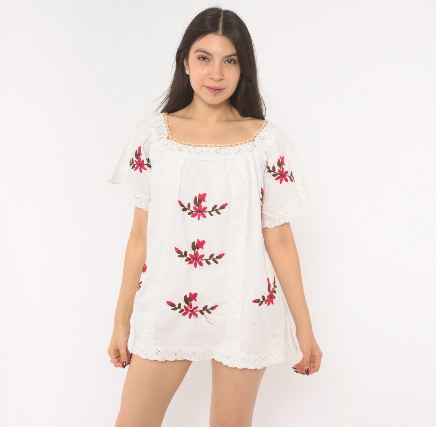 90s White Cotton Peasant Blouse Embroidered Floral Square Neck Puff Sleeve Medium