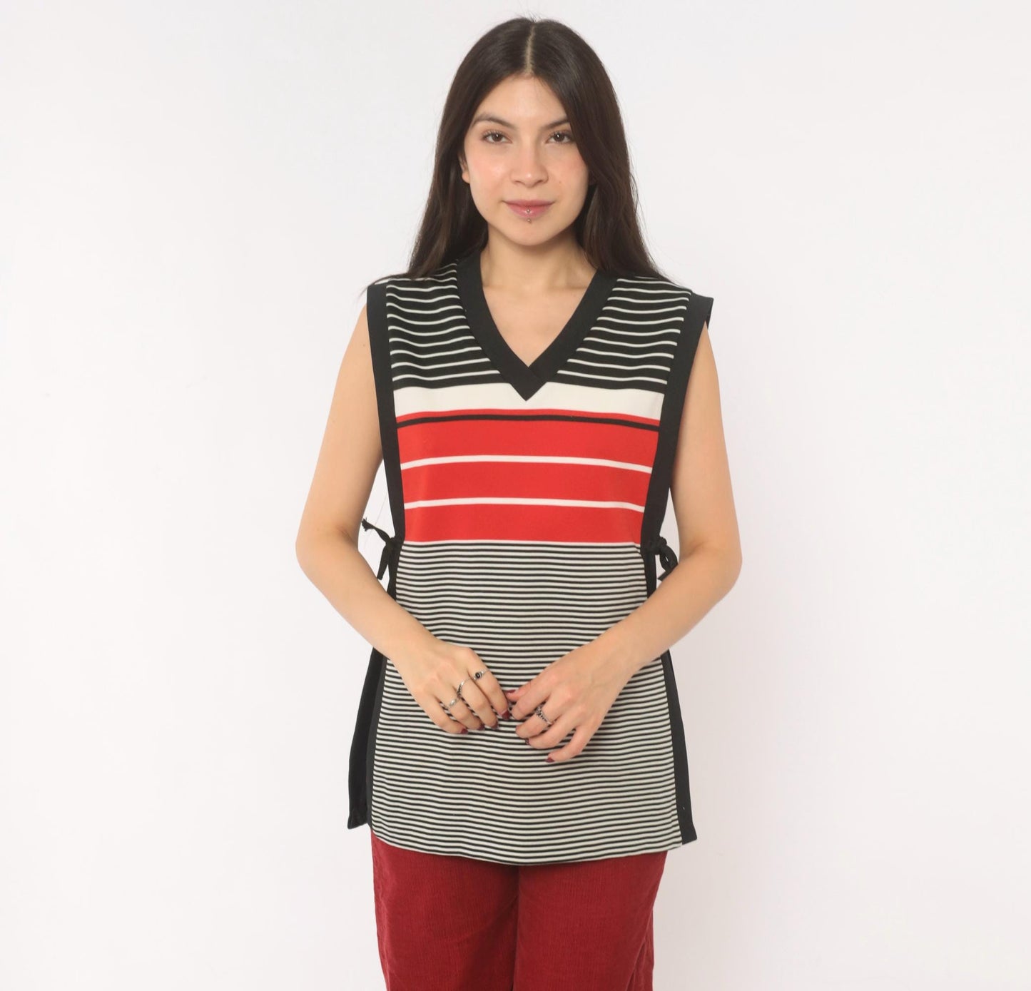 70s Striped Knit Vest V-Neck Sleeveless Tunic Black White Red Small Medium