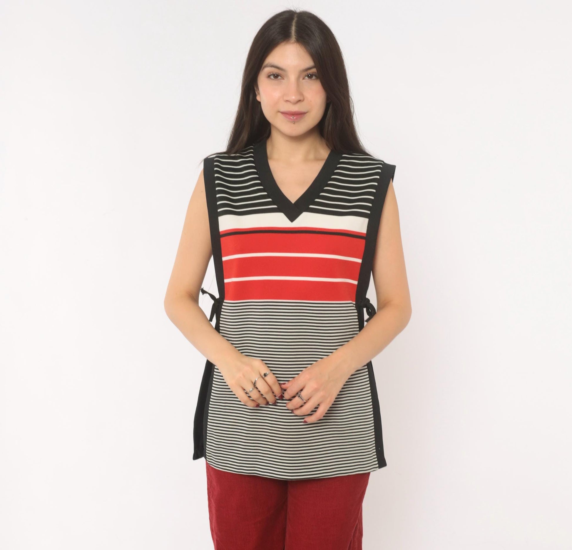70s Striped Knit Vest V-Neck Sleeveless Tunic Black White Red Small Medium