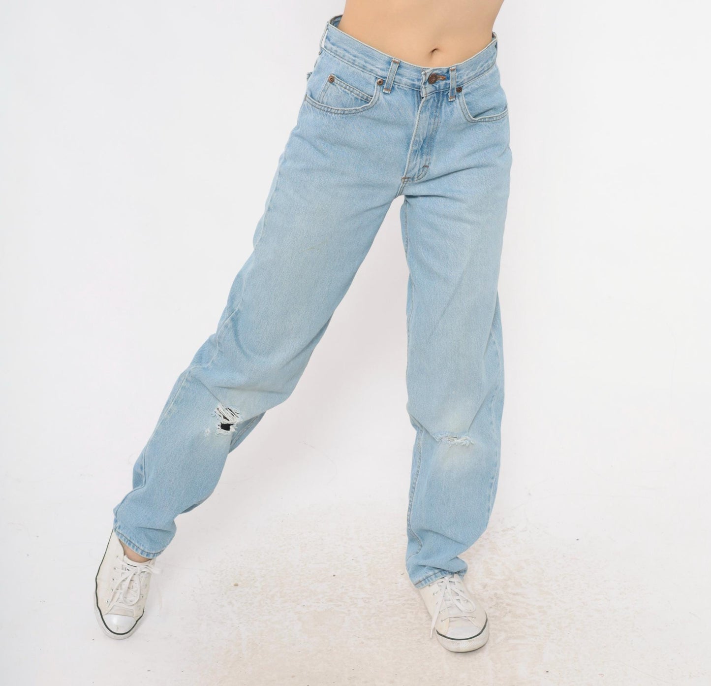 90s Classic Style High Waist Straight Leg Jeans Light Wash Distressed Knee Small
