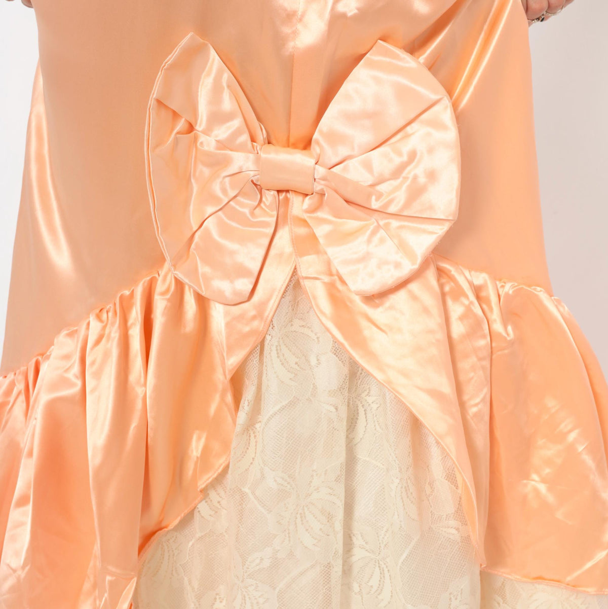 80s Peach Satin Strapless Maxi Gown Sweetheart Neckline Lace Bustle Small