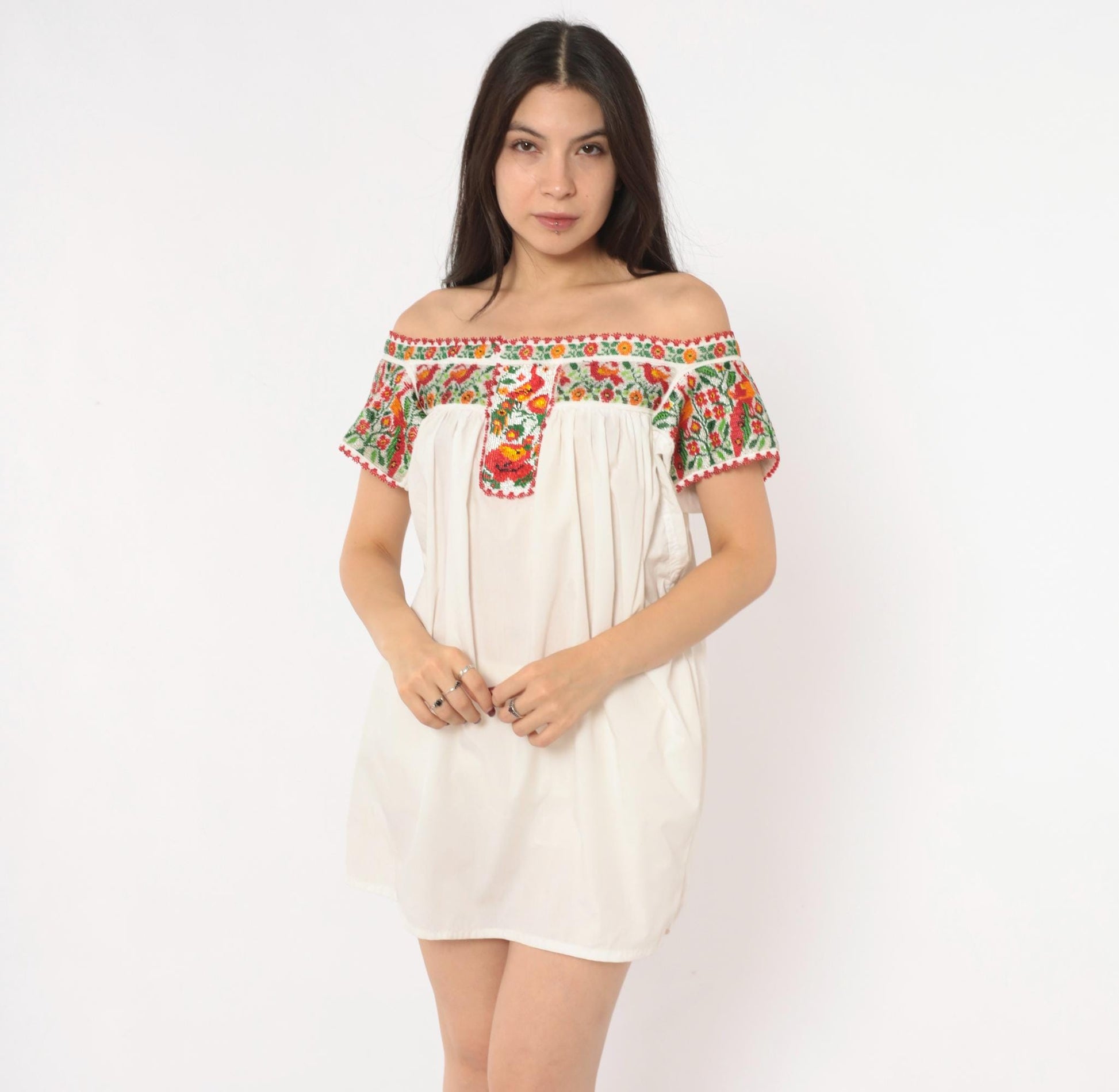 70s Mexican Off-Shoulder Peasant Blouse White Beaded Embroidered Bird Floral Medium