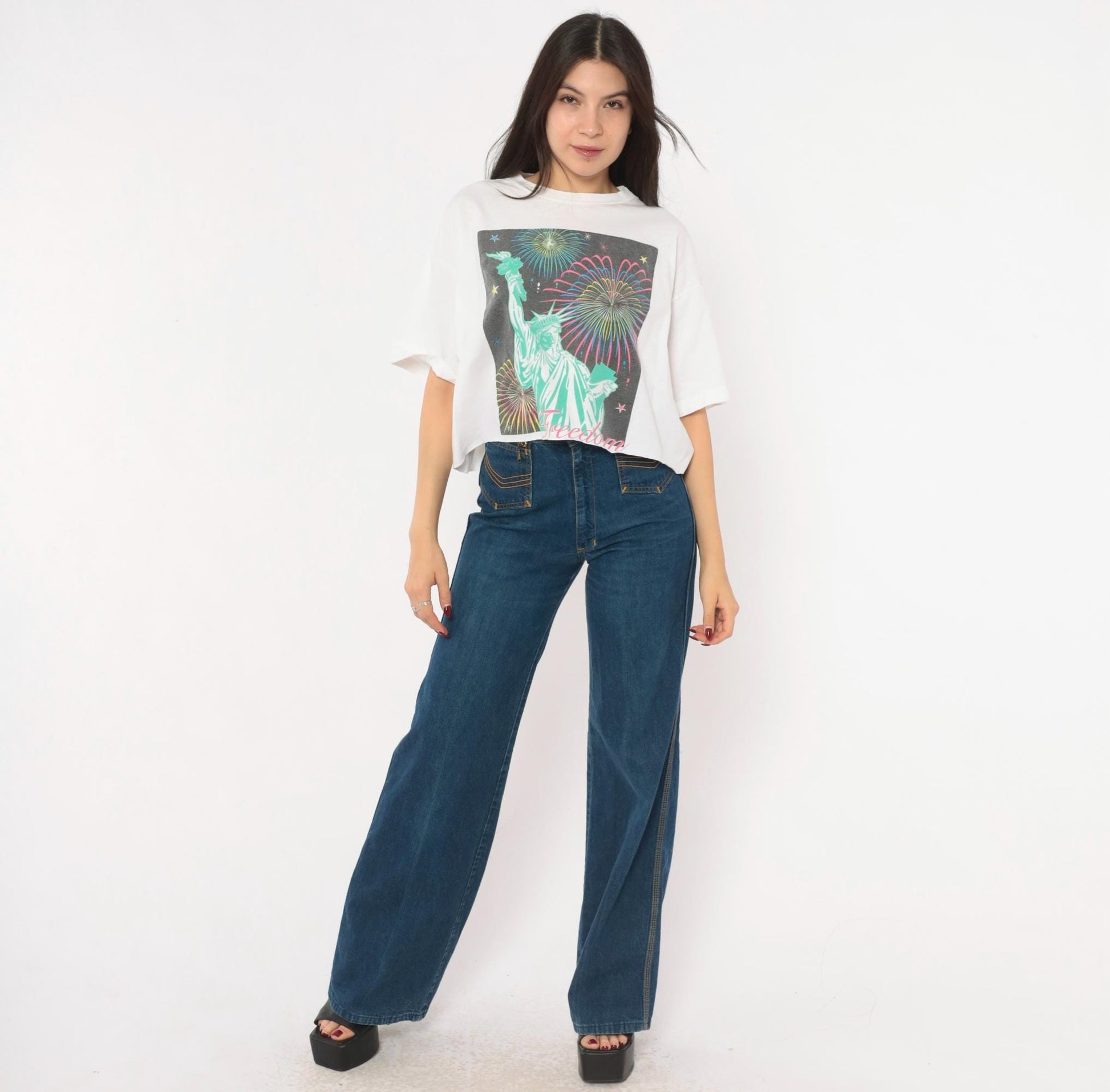 90s Statue of Liberty Fireworks Graphic Tee White Cropped Cotton Medium