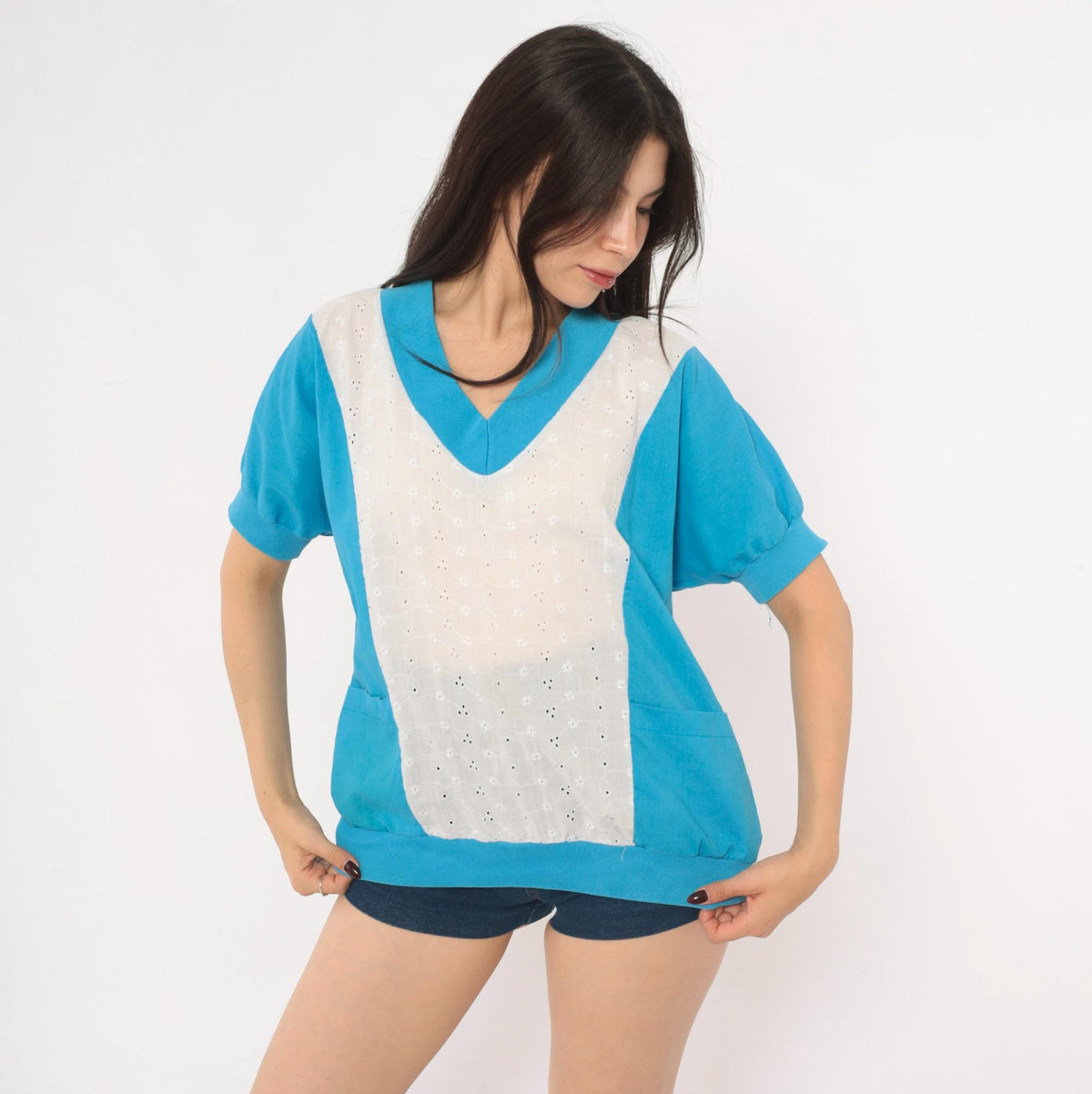 80s Tiger Blue White Eyelet Cutwork V-Neck Blouse Patch Pockets Medium