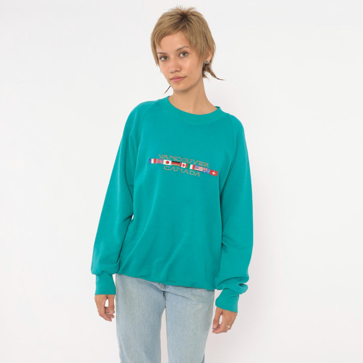 90s Vancouver Canada Sweatshirt Embroidered World Flags Teal Raglan Medium M