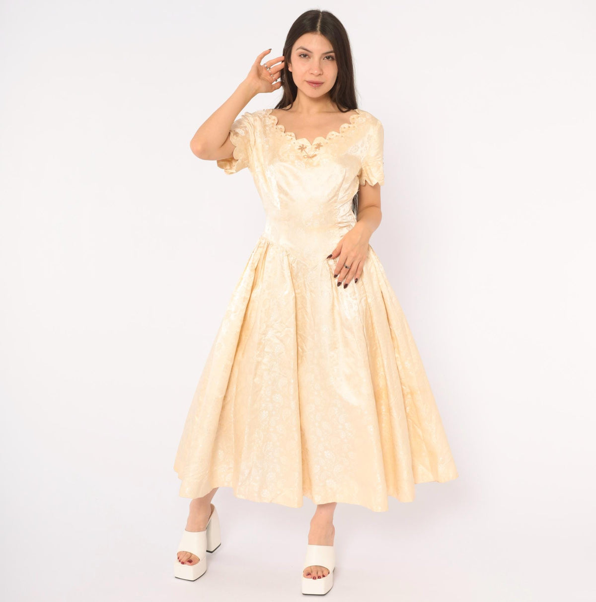 1950s Cream Paisley Jacquard Dress Beaded Sweetheart Neckline Drop Waist Medium