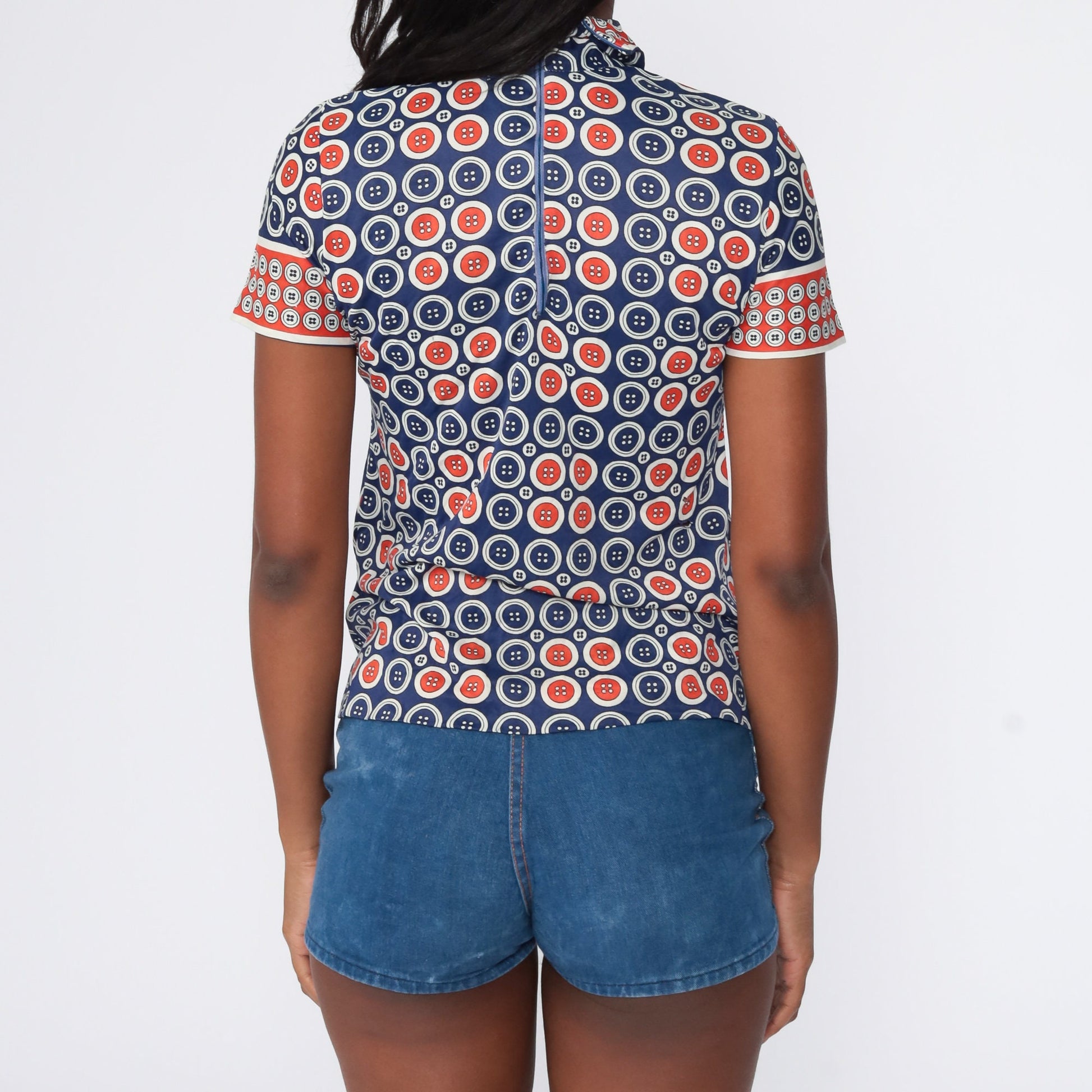 70s Button Print Shirt Mock Neck Short Sleeve Red Blue Small