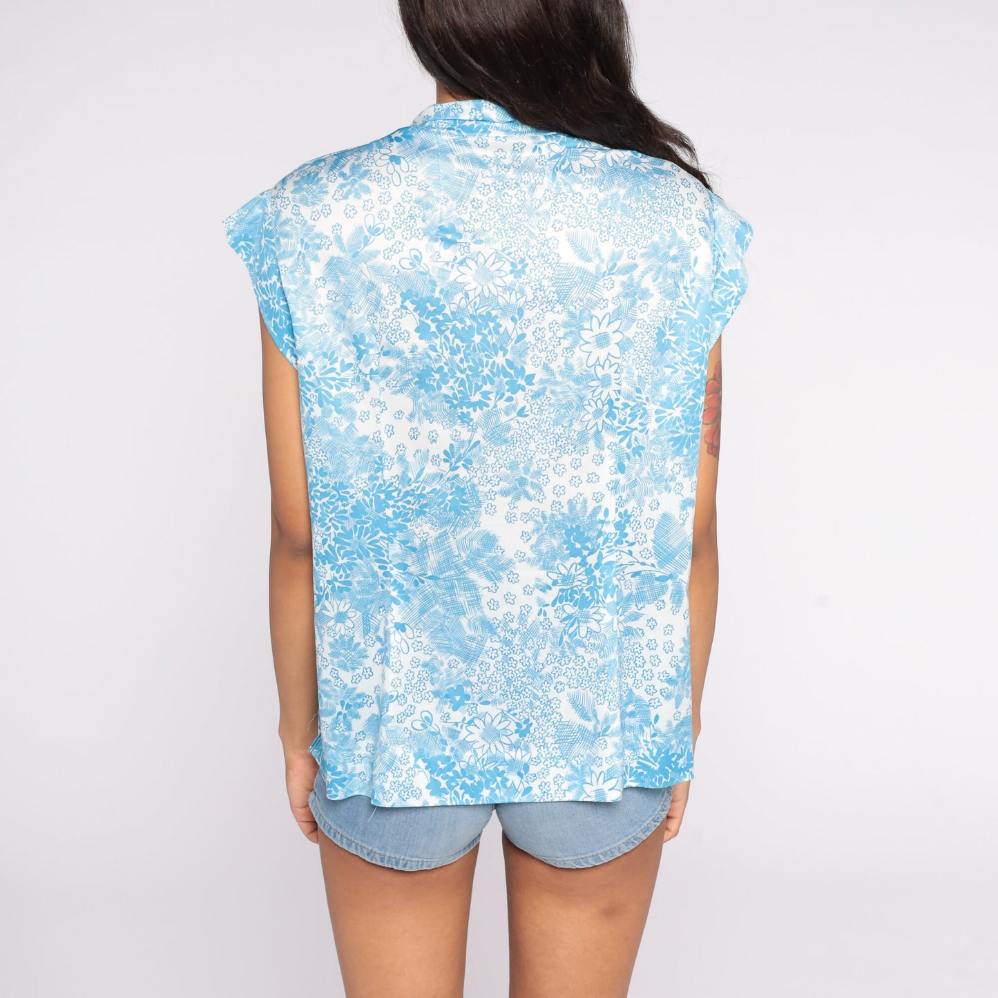 70s Floral Ascot Blouse White Blue Button-Up Short Sleeve Large L