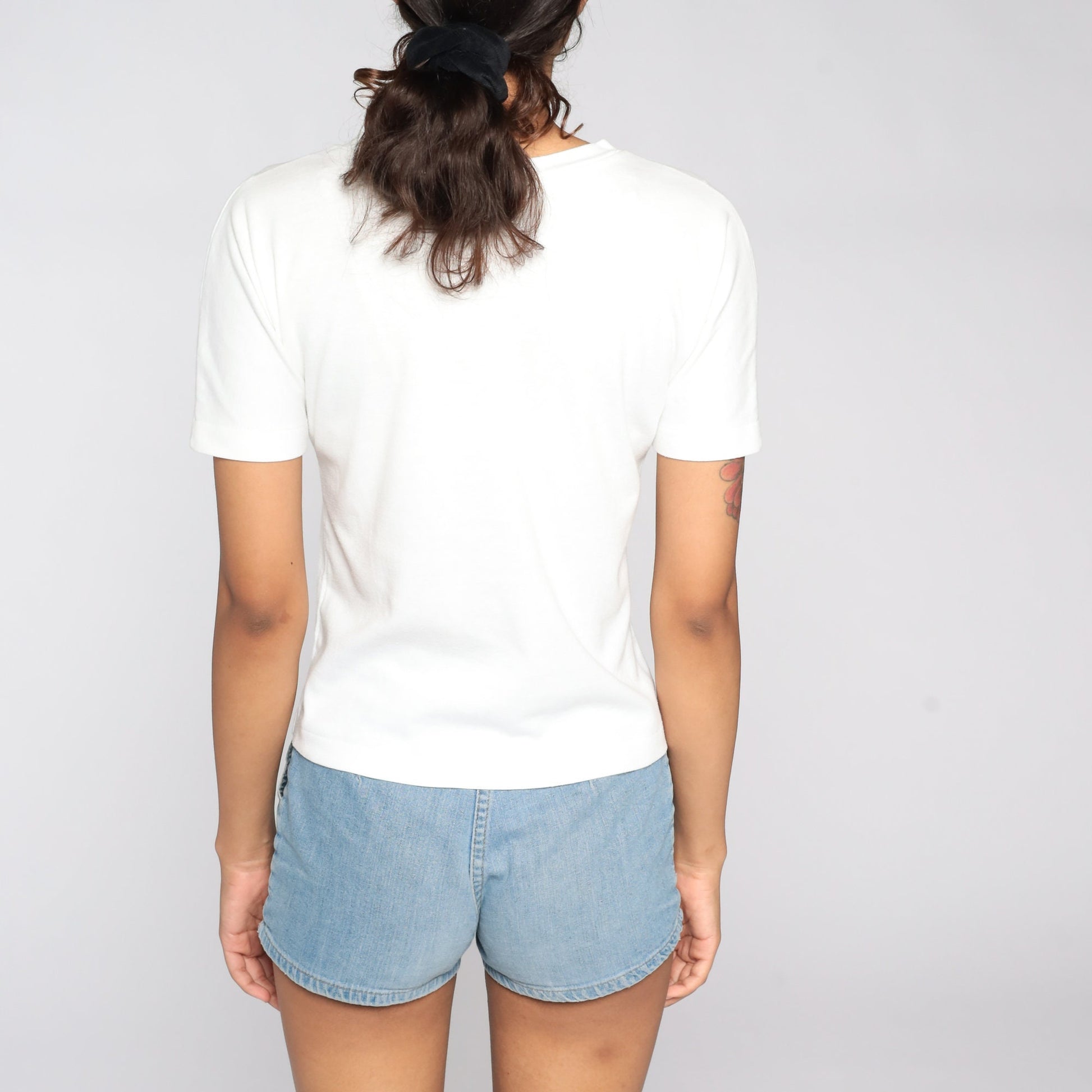 80s White V-Neck T-Shirt Cotton Poly Vintage Tee Small