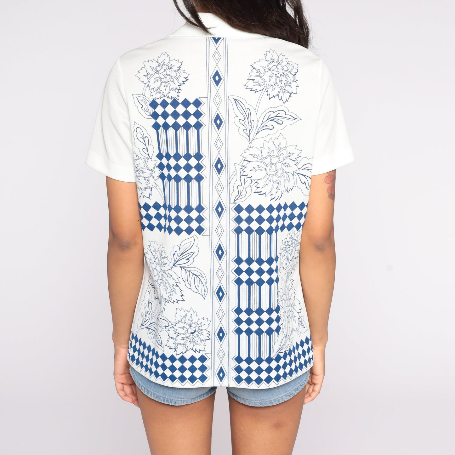 70s Floral Print Button-Up Shirt White Dark Blue Short Sleeve Medium