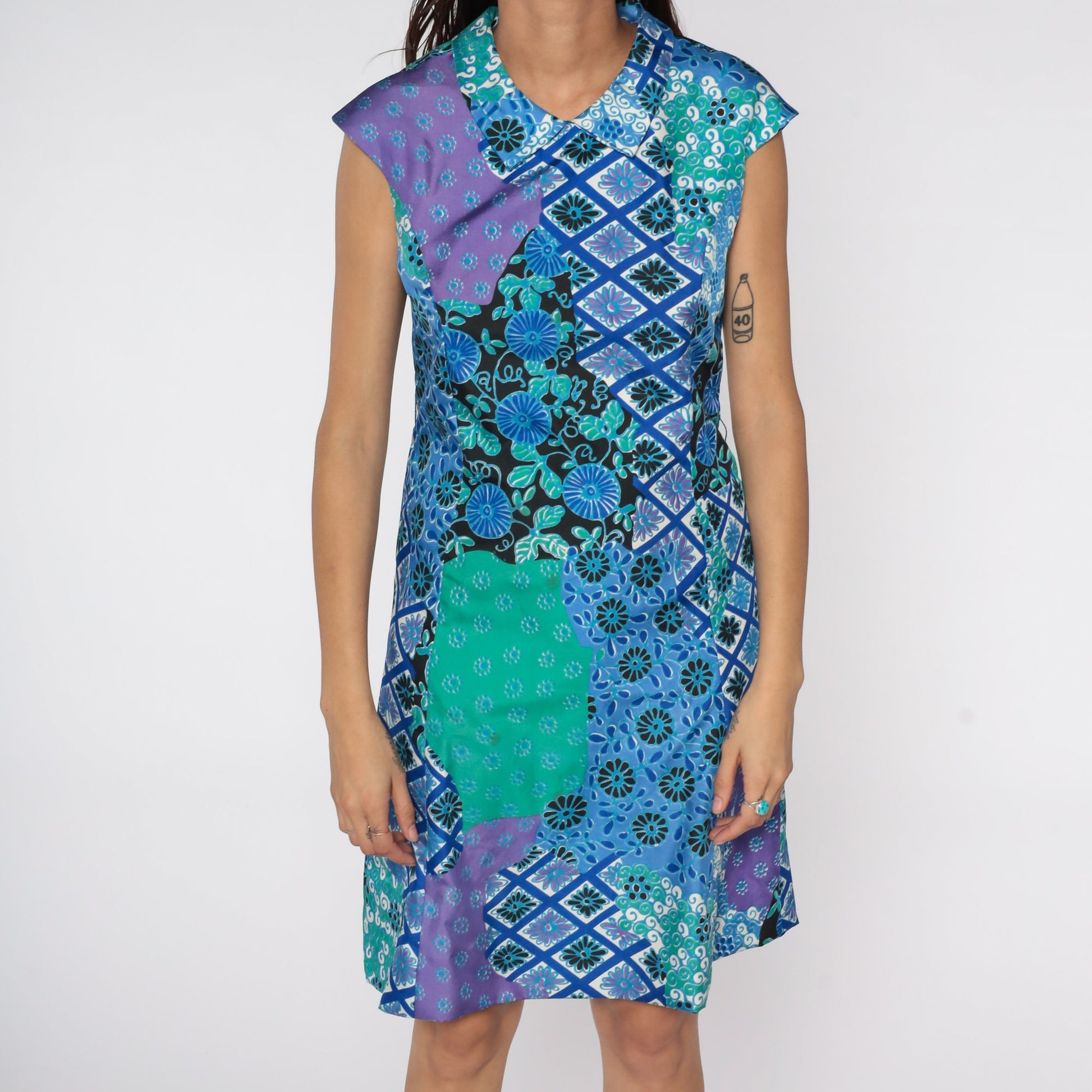 1970s Psychedelic Floral Mini Shift Dress Purple Cap Sleeve Small