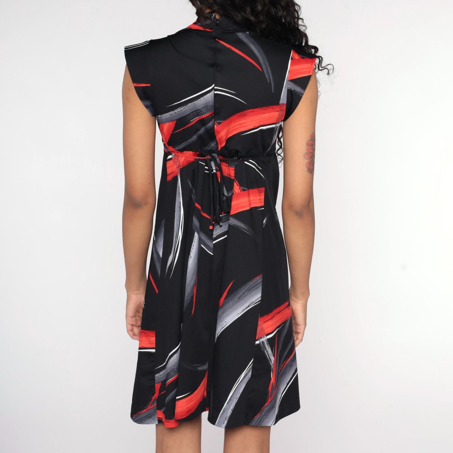 70s Black Brushstroke Mini Dress V Neck Empire Waist Cap Sleeve Small
