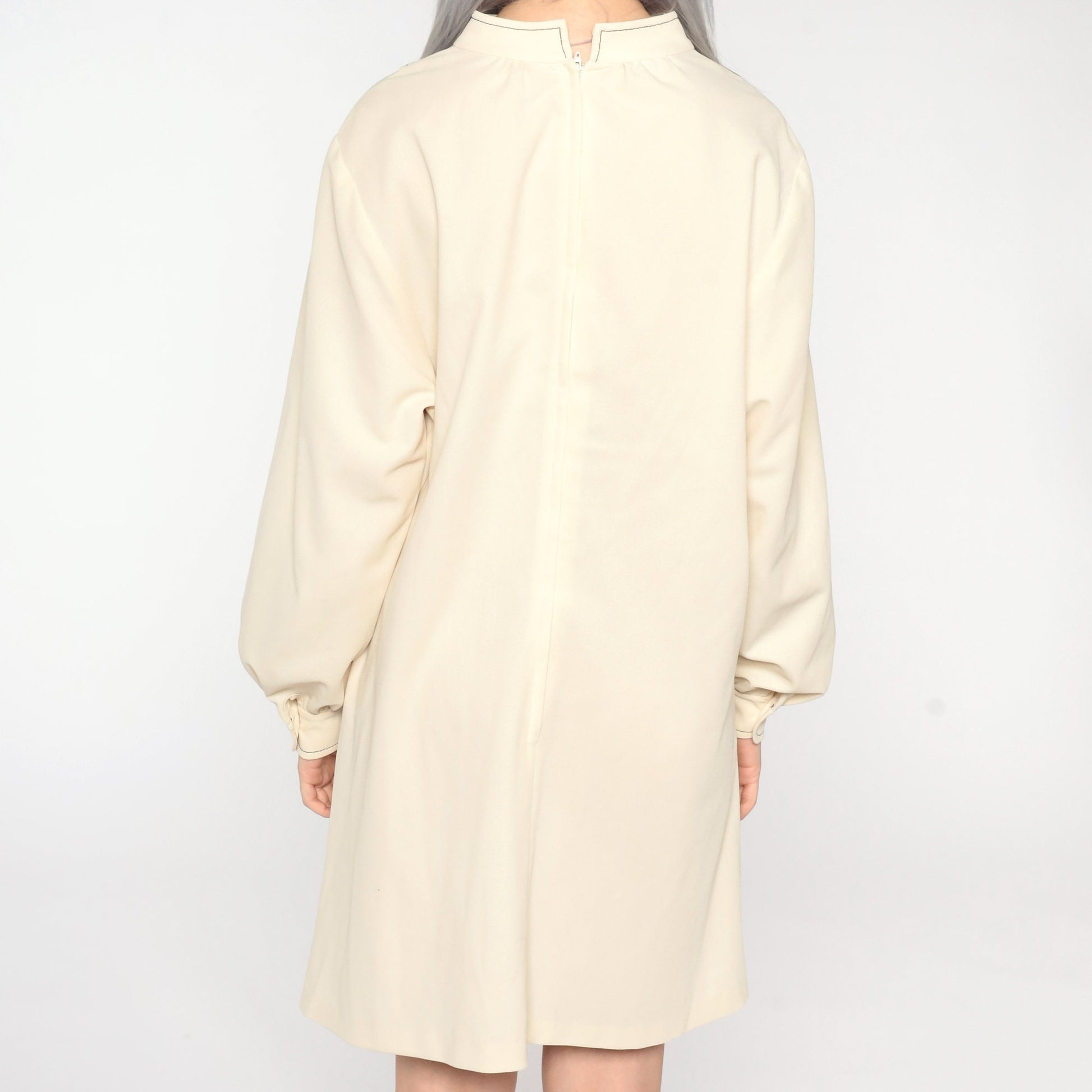 1960s Cream Shift Dress V-Neck Long Sleeve Mod Mini Polyester Large L