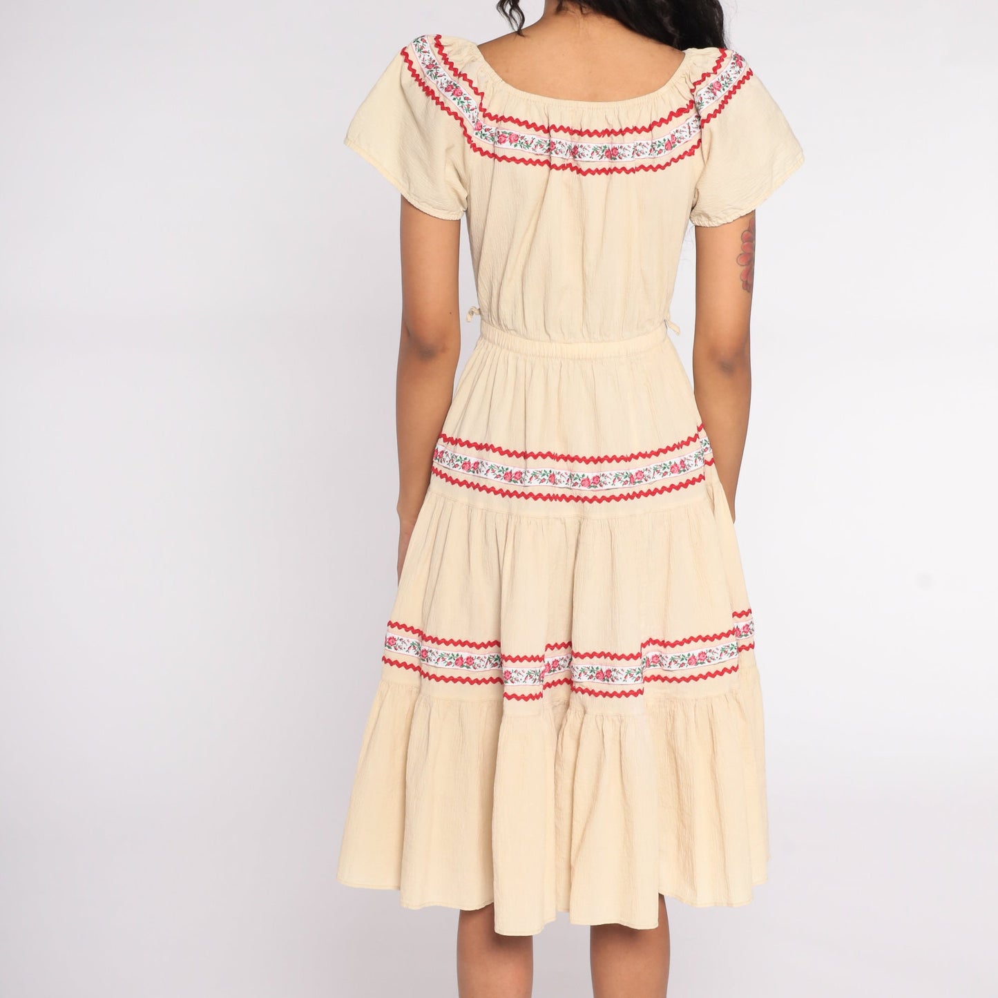 70s Tan Floral Peasant Dress Tiered Elastic Neckline Short Sleeve Small