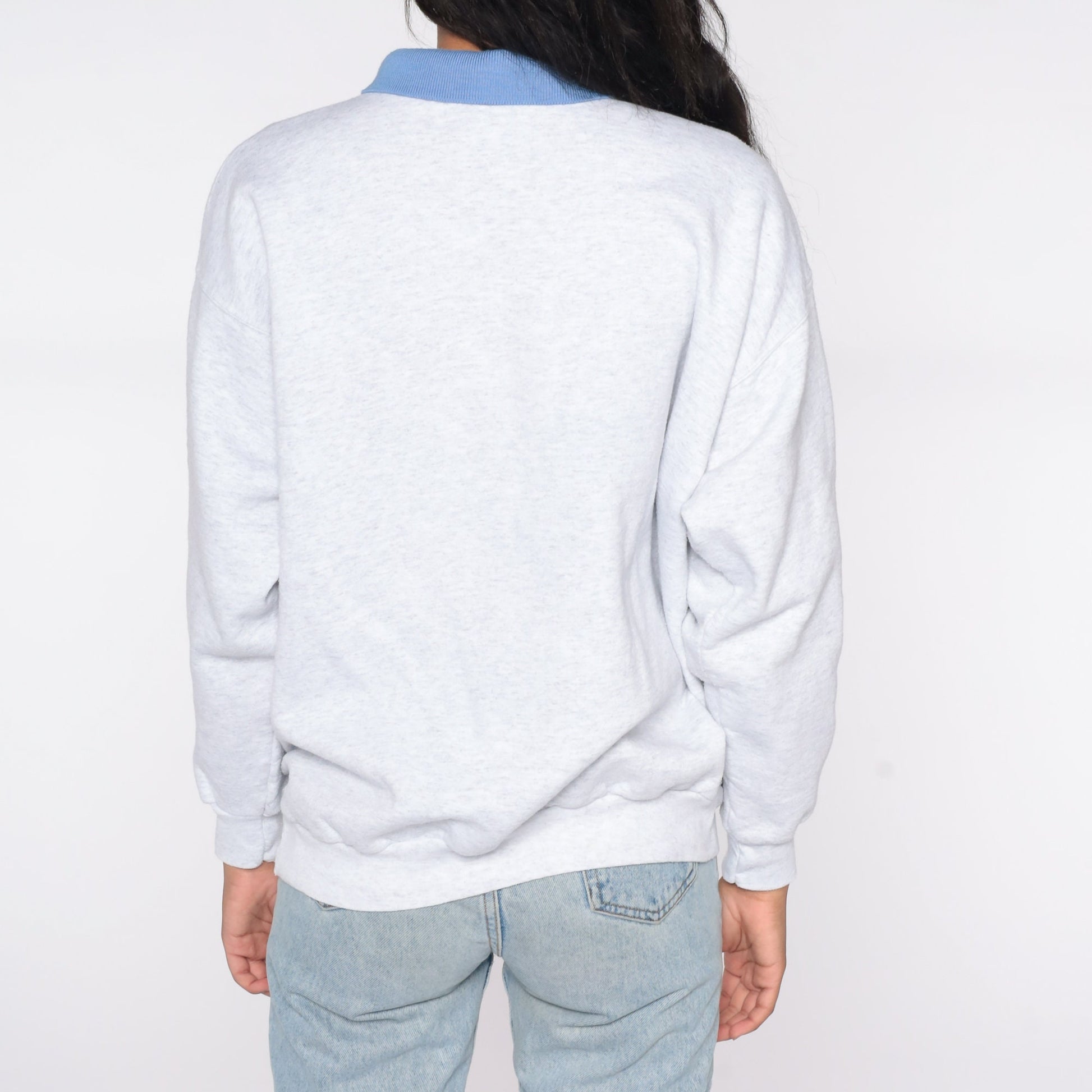 00s Love Is Kind Bible Verse Sweatshirt Grey Collared Graphic Large L