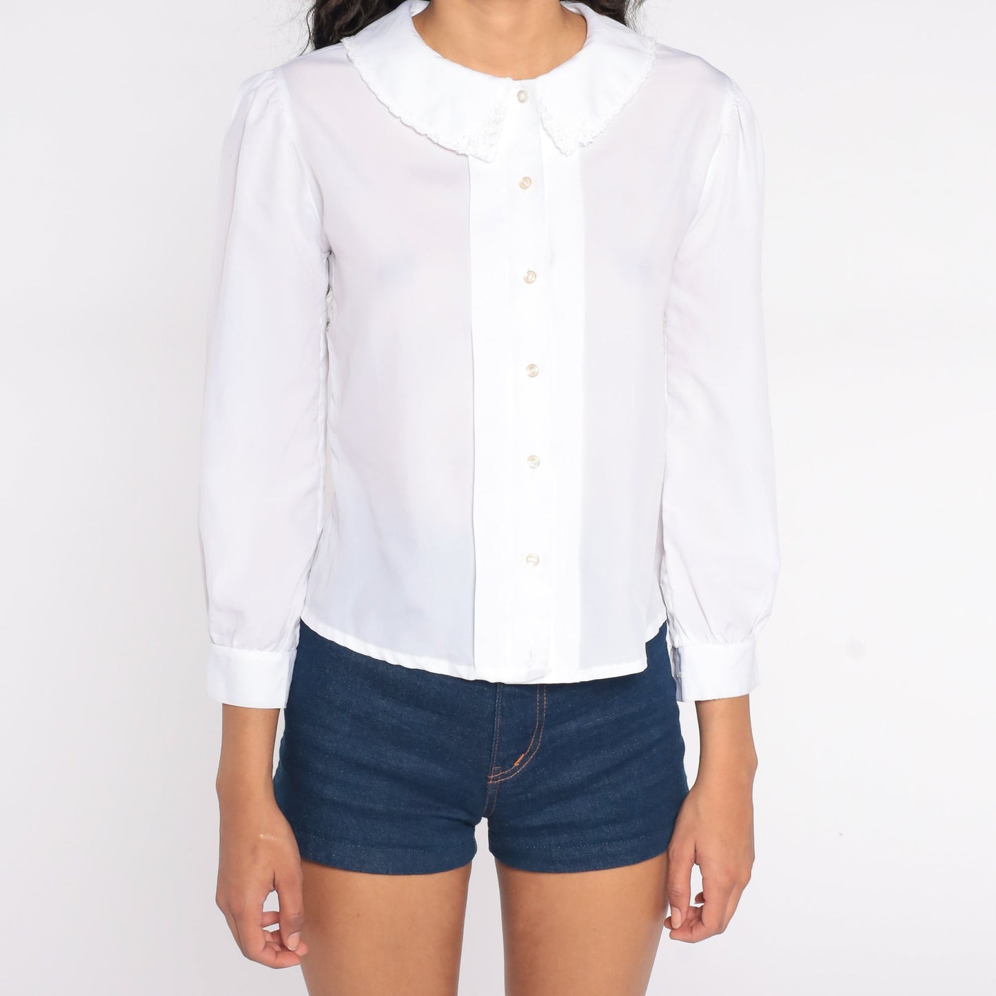 80s White Button-Up Blouse Embroidered Scalloped Collar Long Sleeve Small