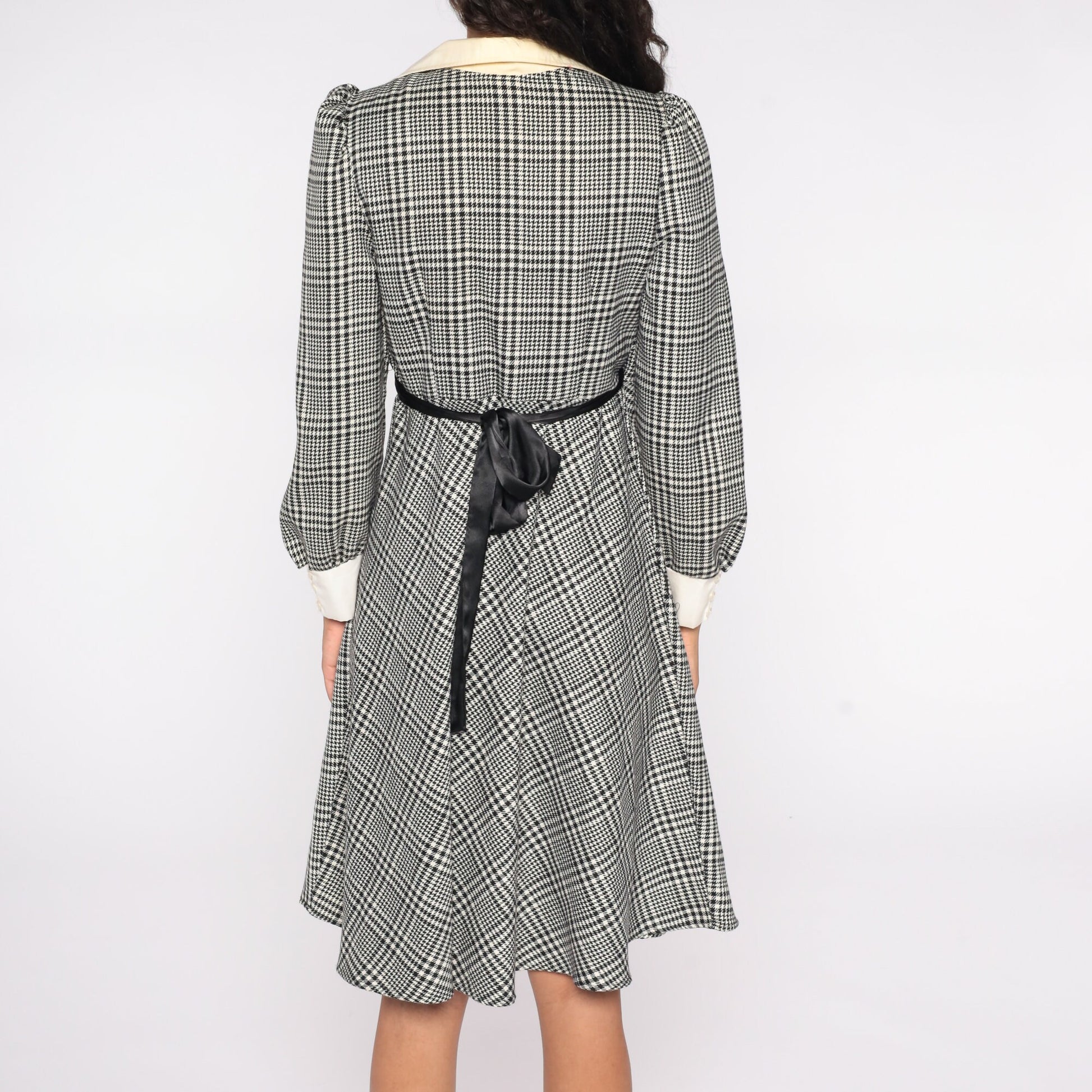 70s Black White Plaid Midi Dress Puff Sleeve Collar Tie Back Medium