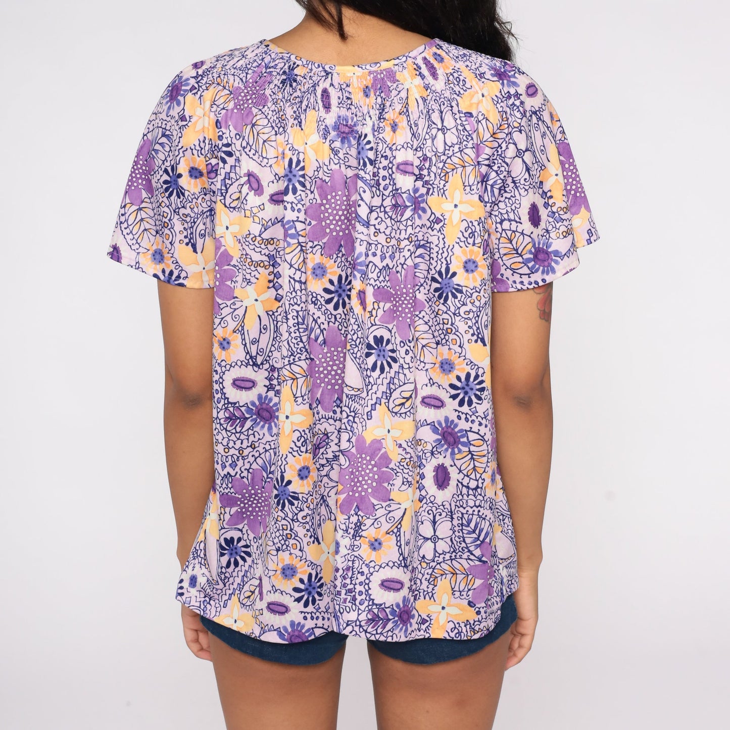 80s Purple Floral Keyhole Blouse Short Sleeve Smocked Tie Neck Large L