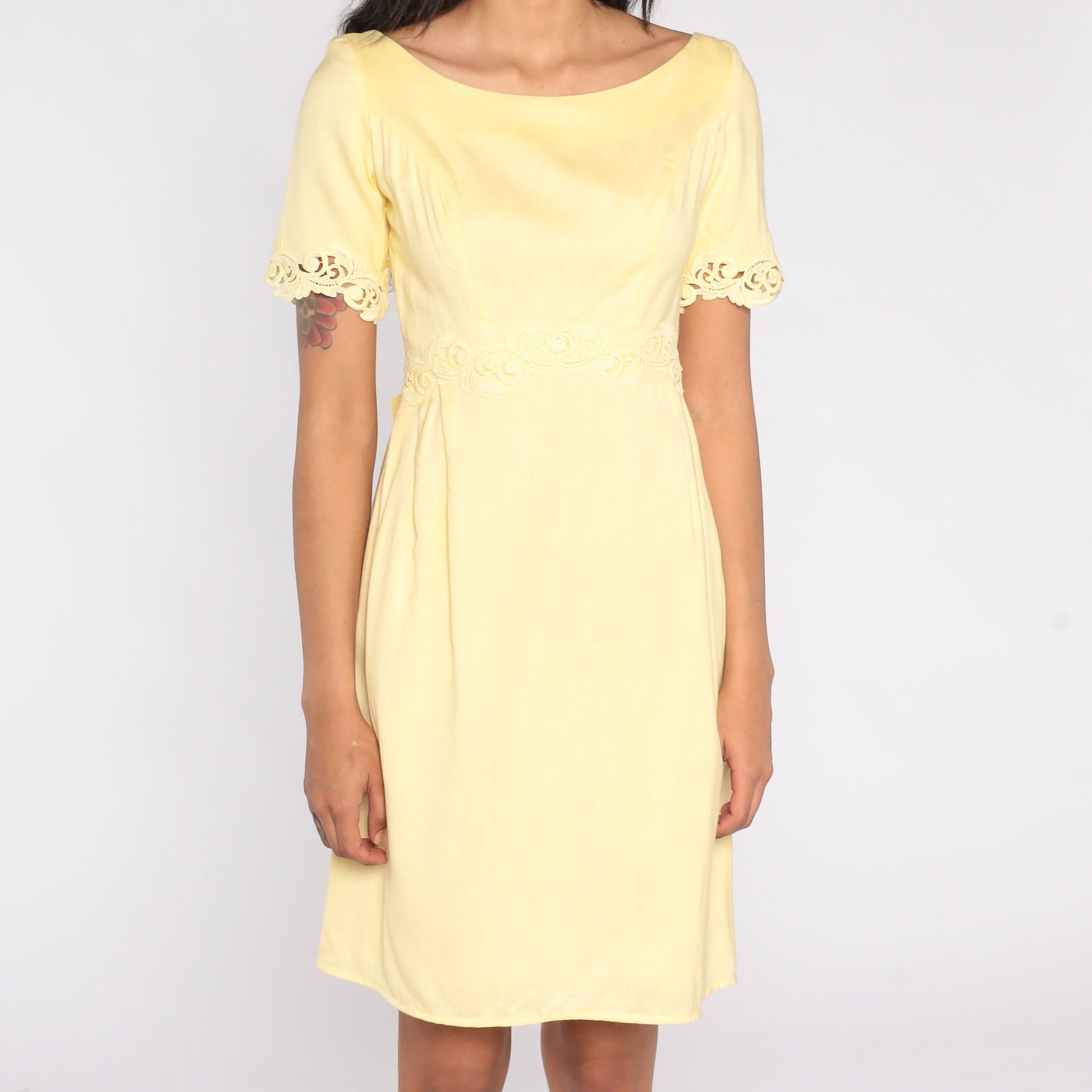 1960s Yellow Mini Dress Lace Trim High Waist Bow Cocktail Sheath Small