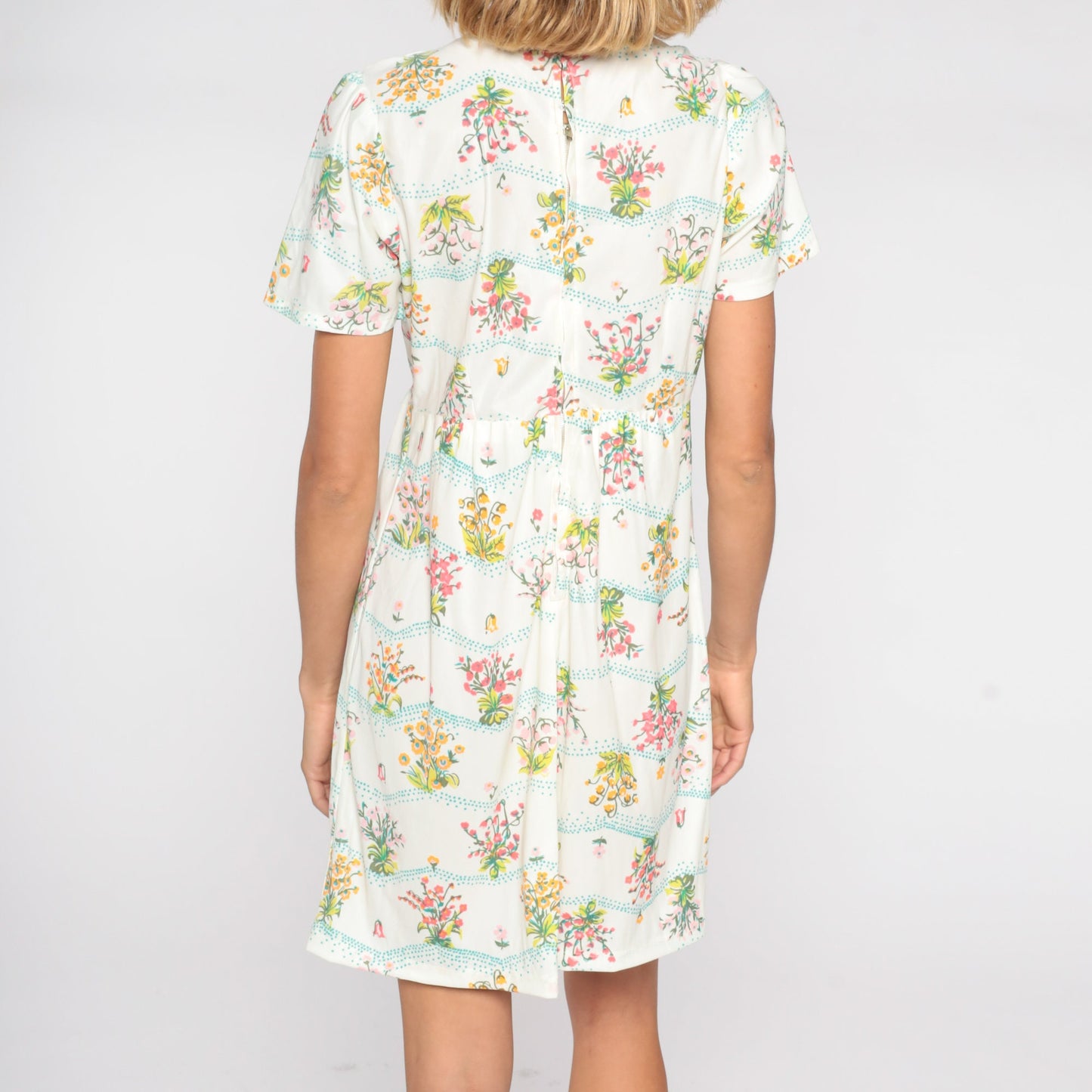 60s Floral Shift Dress White Wildflower Print V-Neck Lace Trim Medium
