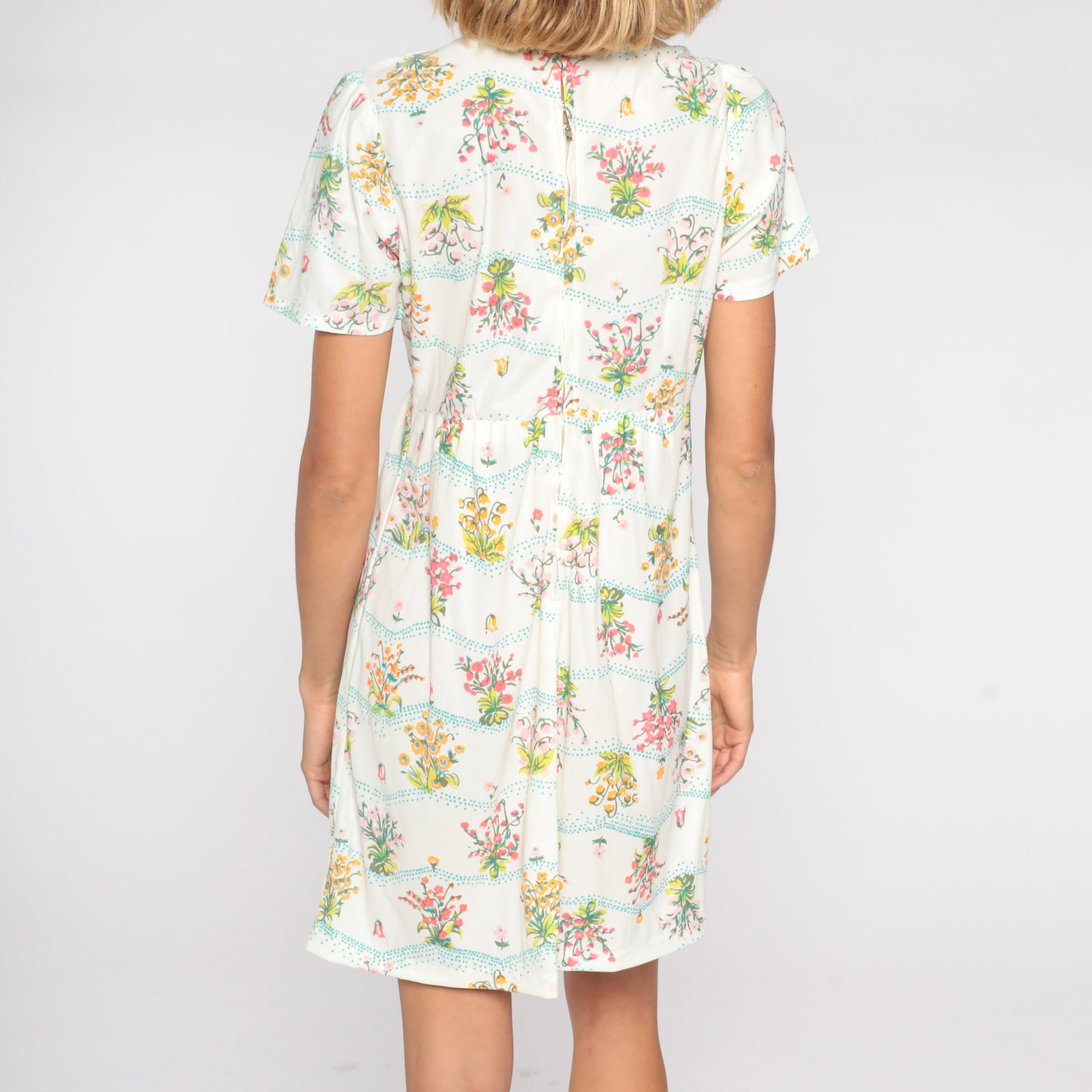 60s Floral Shift Dress White Wildflower Print V-Neck Lace Trim Medium