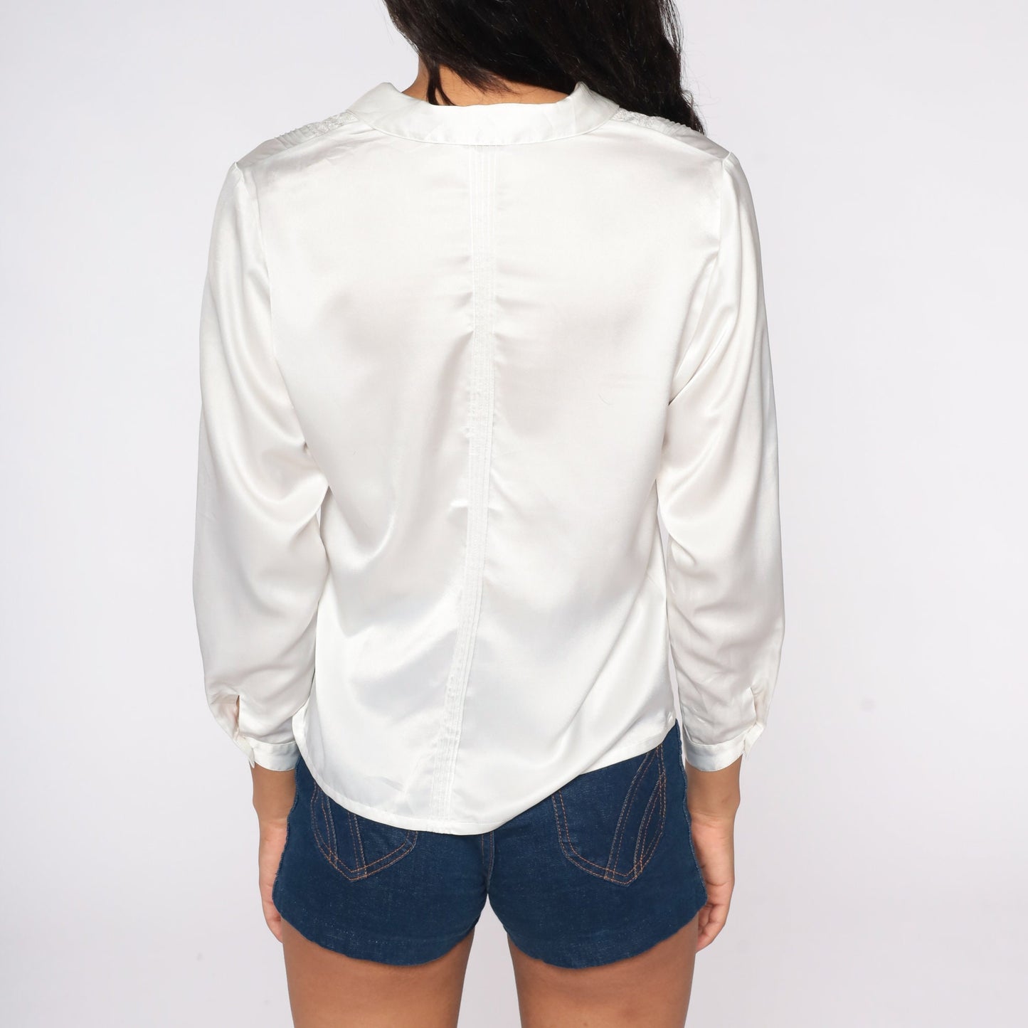 80s White Satin Blouse Lace Trim Chelsea Collar Button Up Small