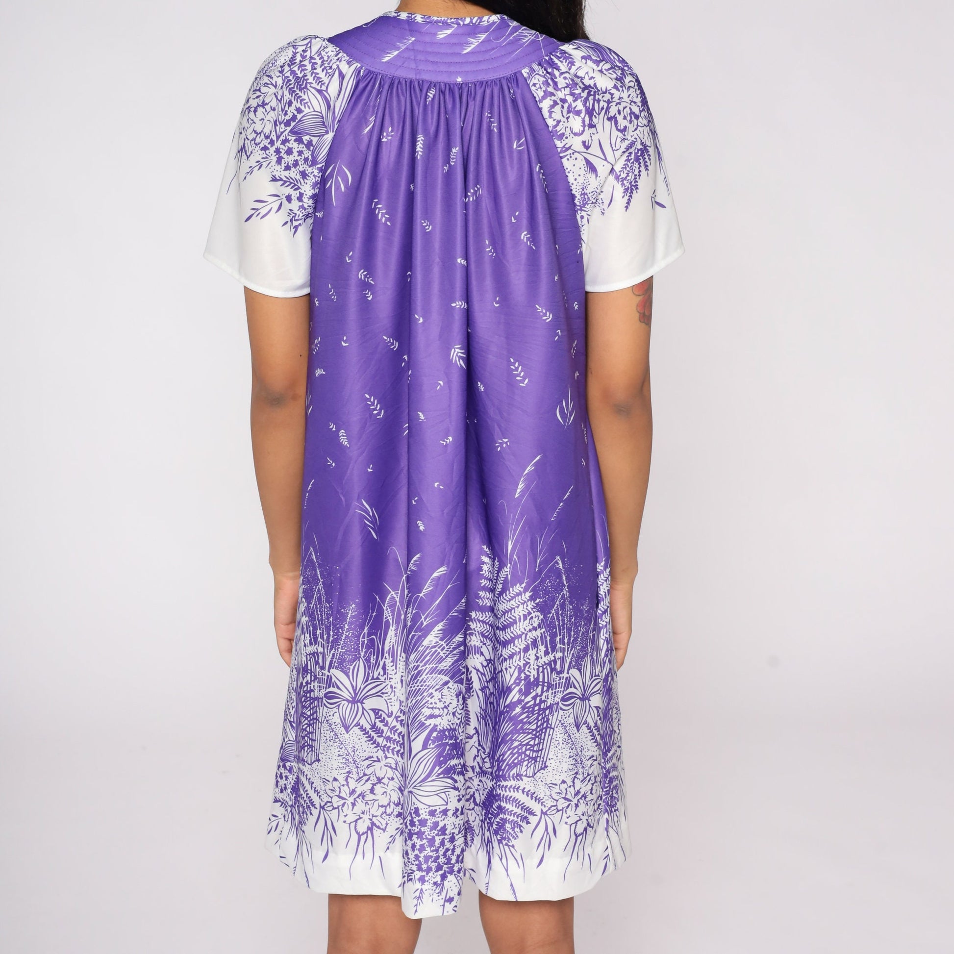 80s Purple Floral Pajama Dress Button-Up Nightgown Short Sleeve Medium