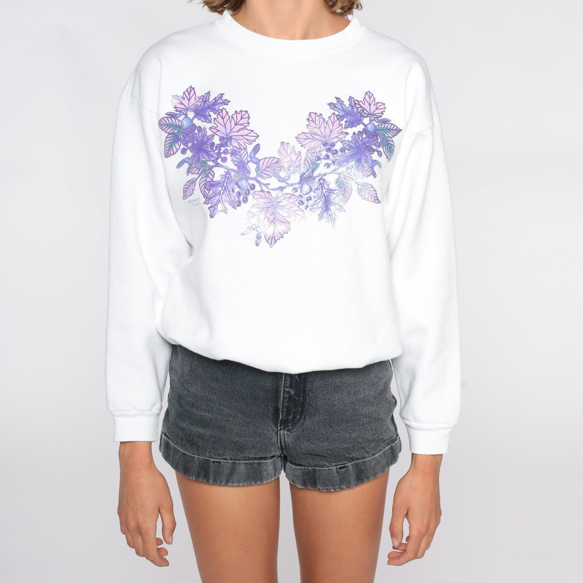 90s Leaf Print Sweatshirt White Graphic Crewneck Purple Acorn Nature Medium M