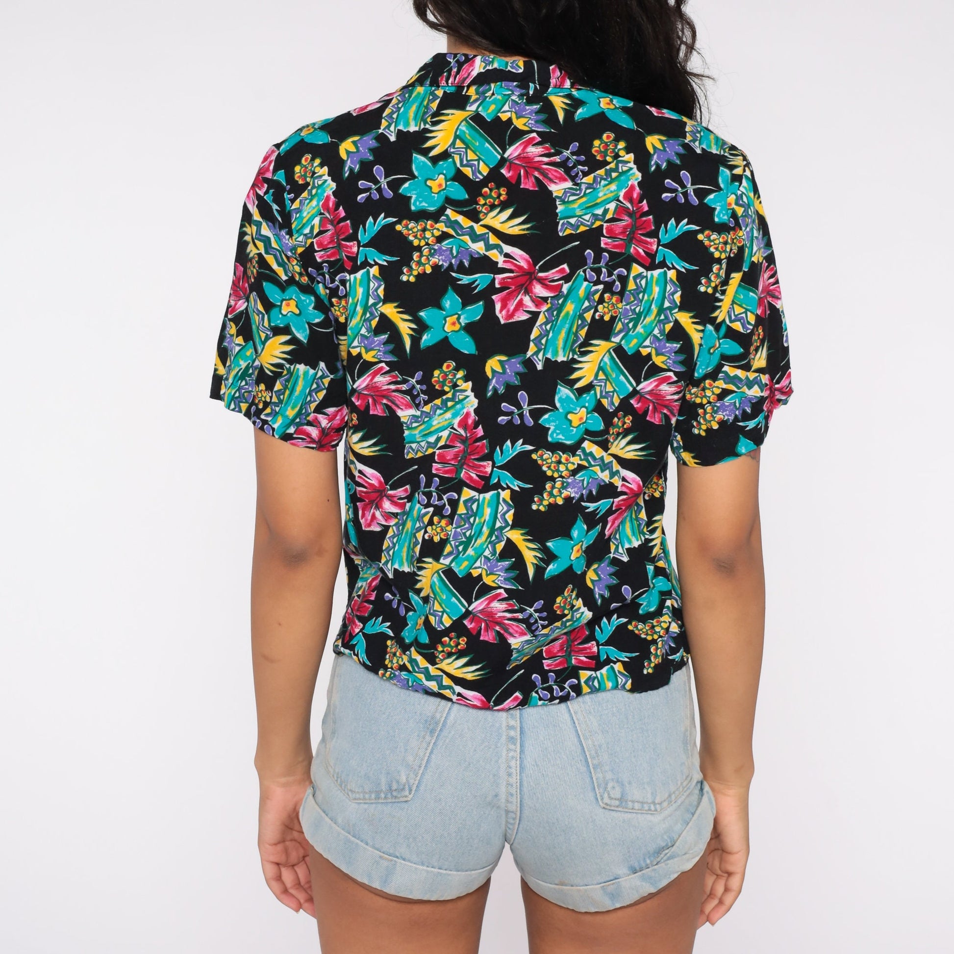 90s Black Tropical Floral Button-Up Shirt Short Sleeve Small S