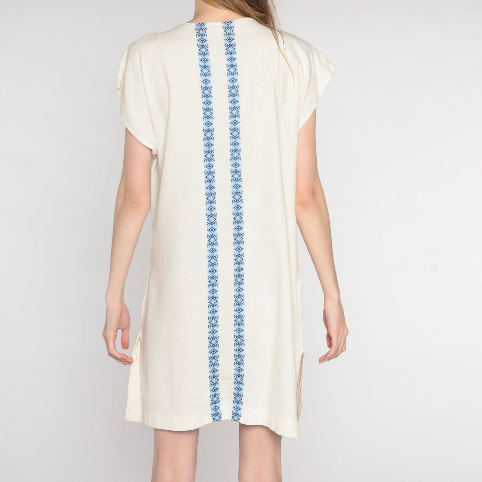 90s Geometric Embroidered Aztec Mini Shift Dress White Blue Cap Sleeve Medium
