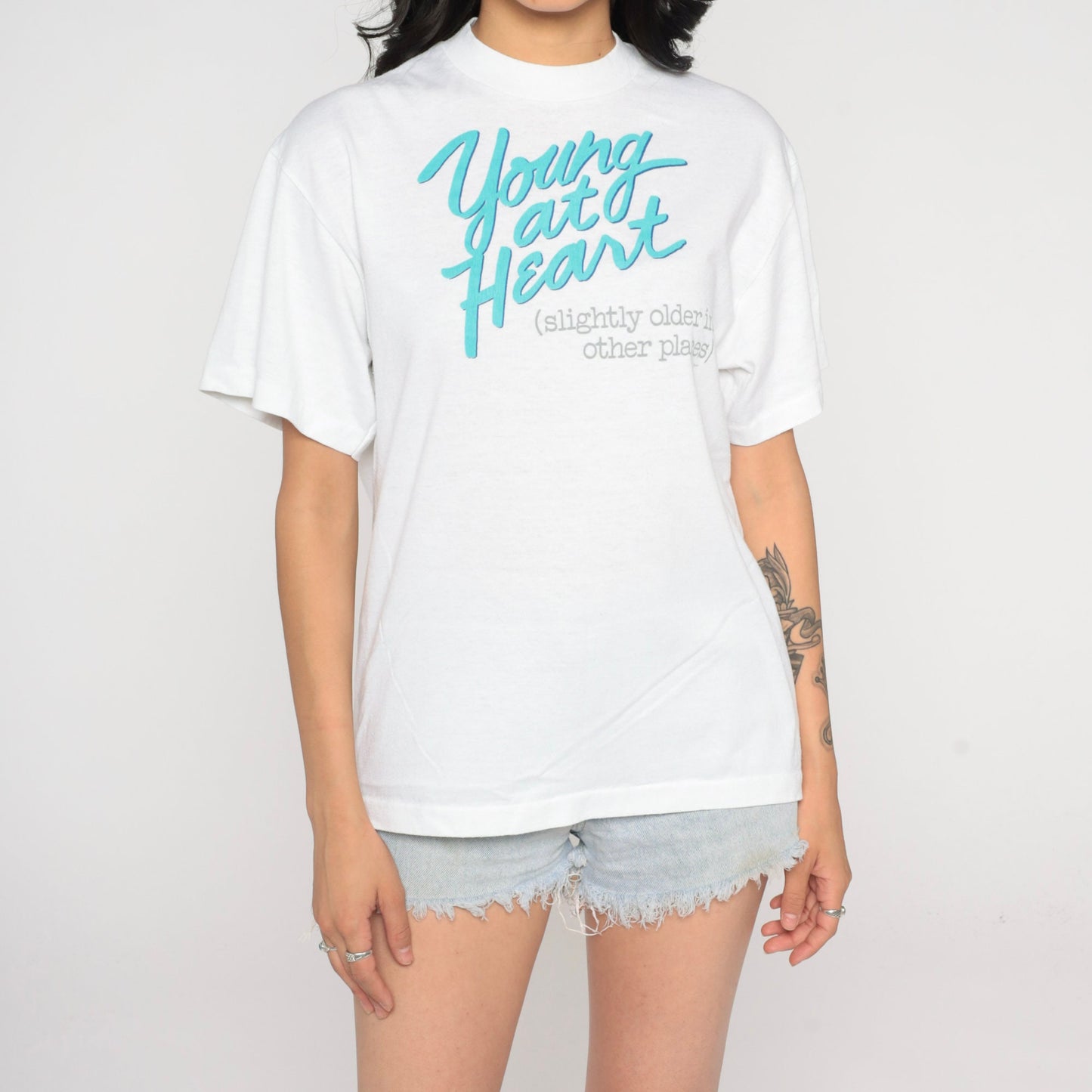 90s Young at Heart Graphic T-Shirt Funny Aging Joke White Cotton Medium