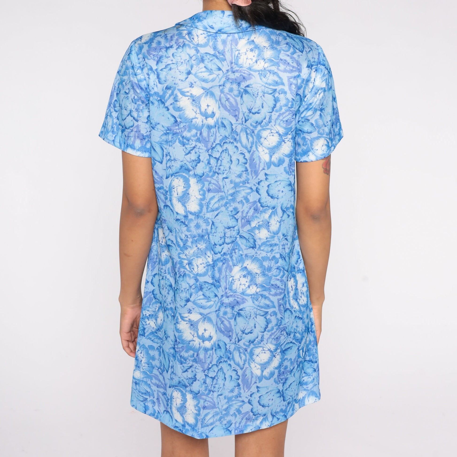 60s Blue Floral Shift Dress Mini Length Short Sleeve Round Collar Medium