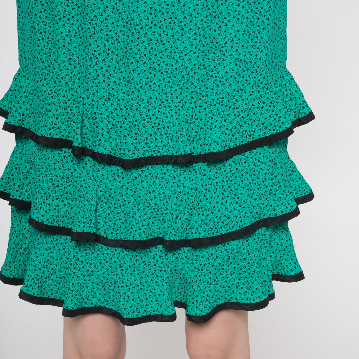 80s Green Floral Mini Shift Dress Ruffled Skirt Short Sleeve Medium 8