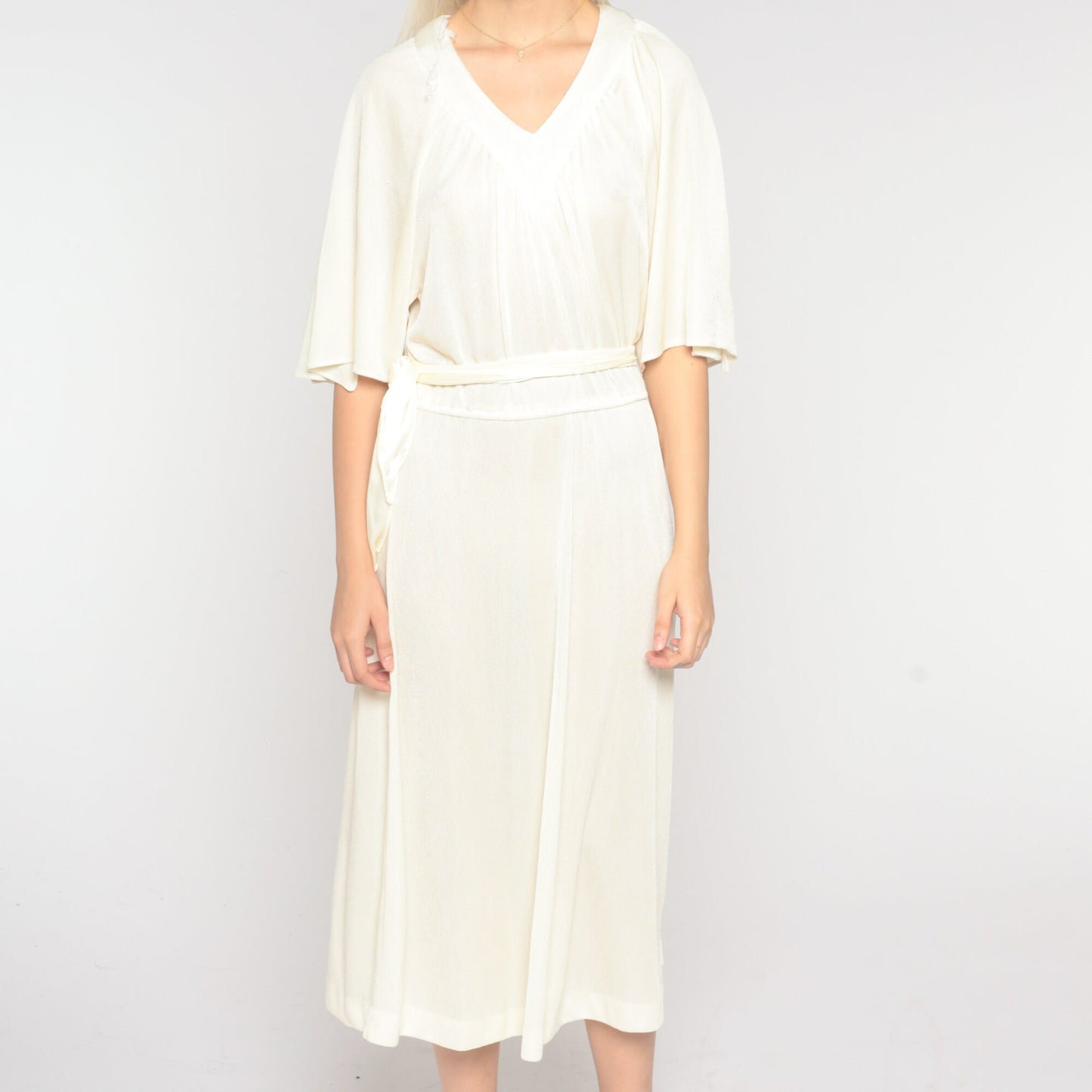 1970s Off-White Midi Dress Kimono Sleeve V-Neck Elastic Waist Small Medium