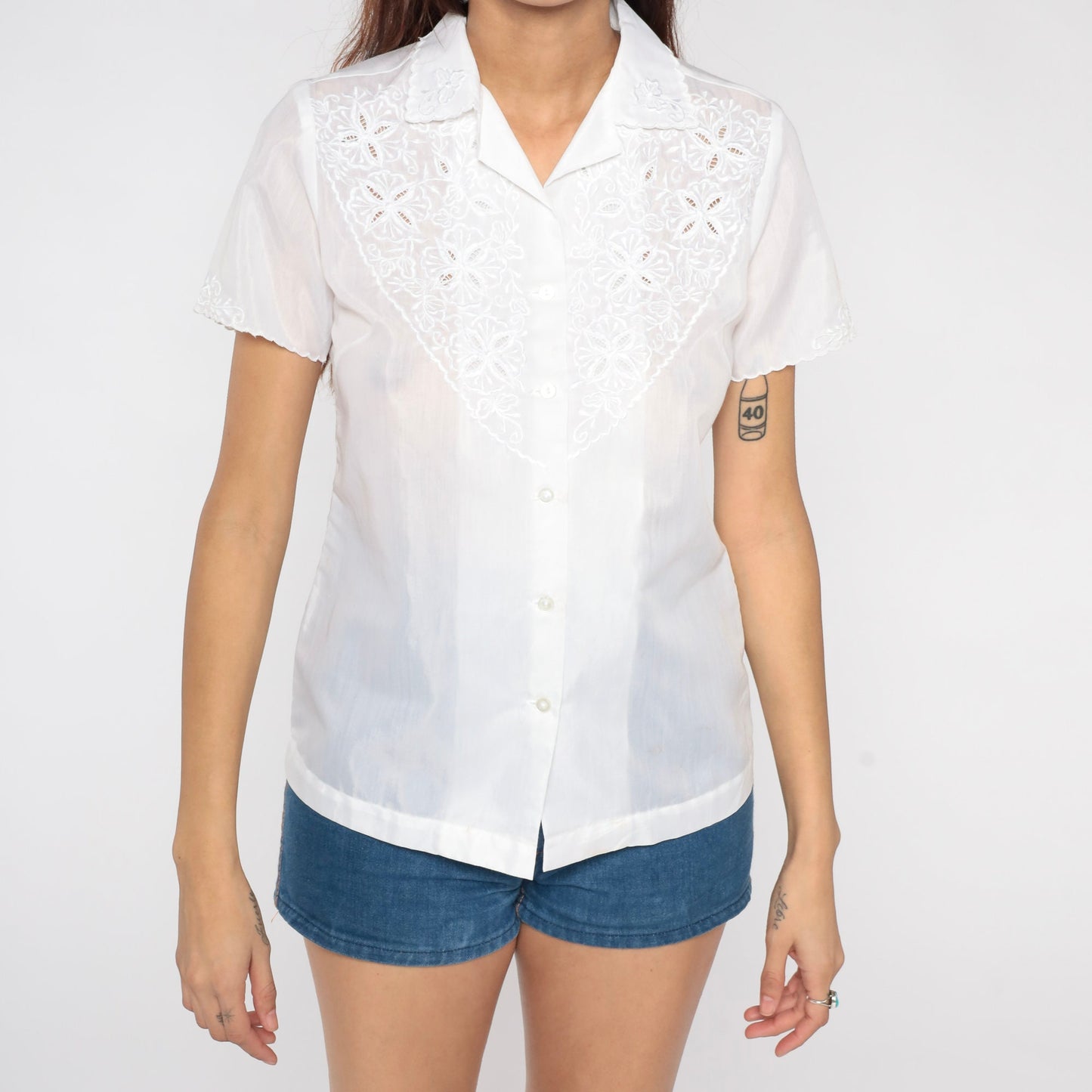 80s White Embroidered Floral Eyelet Button-Up Blouse Short Sleeve Small