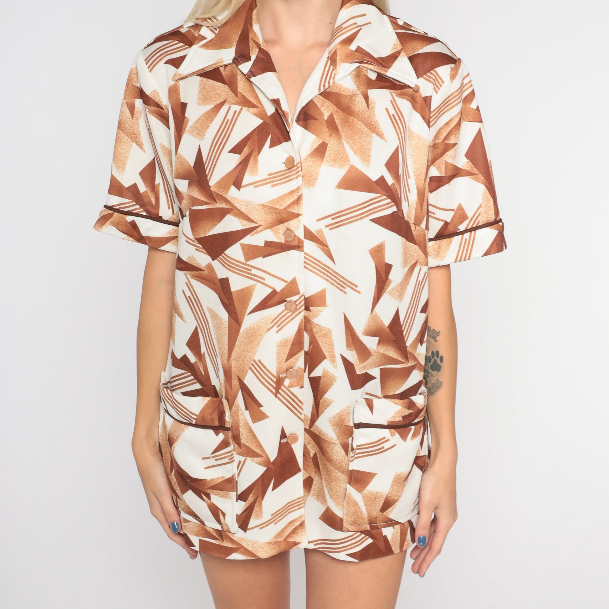 70s Abstract Geometric Triangle Print Button-Up Blouse White Brown Pointed Collar Large