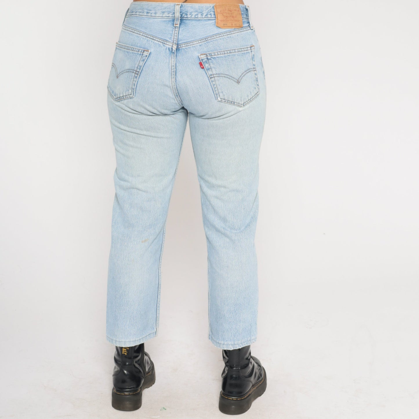 Levis 501 90s Straight Leg Jeans Light Wash Button Fly Large 34