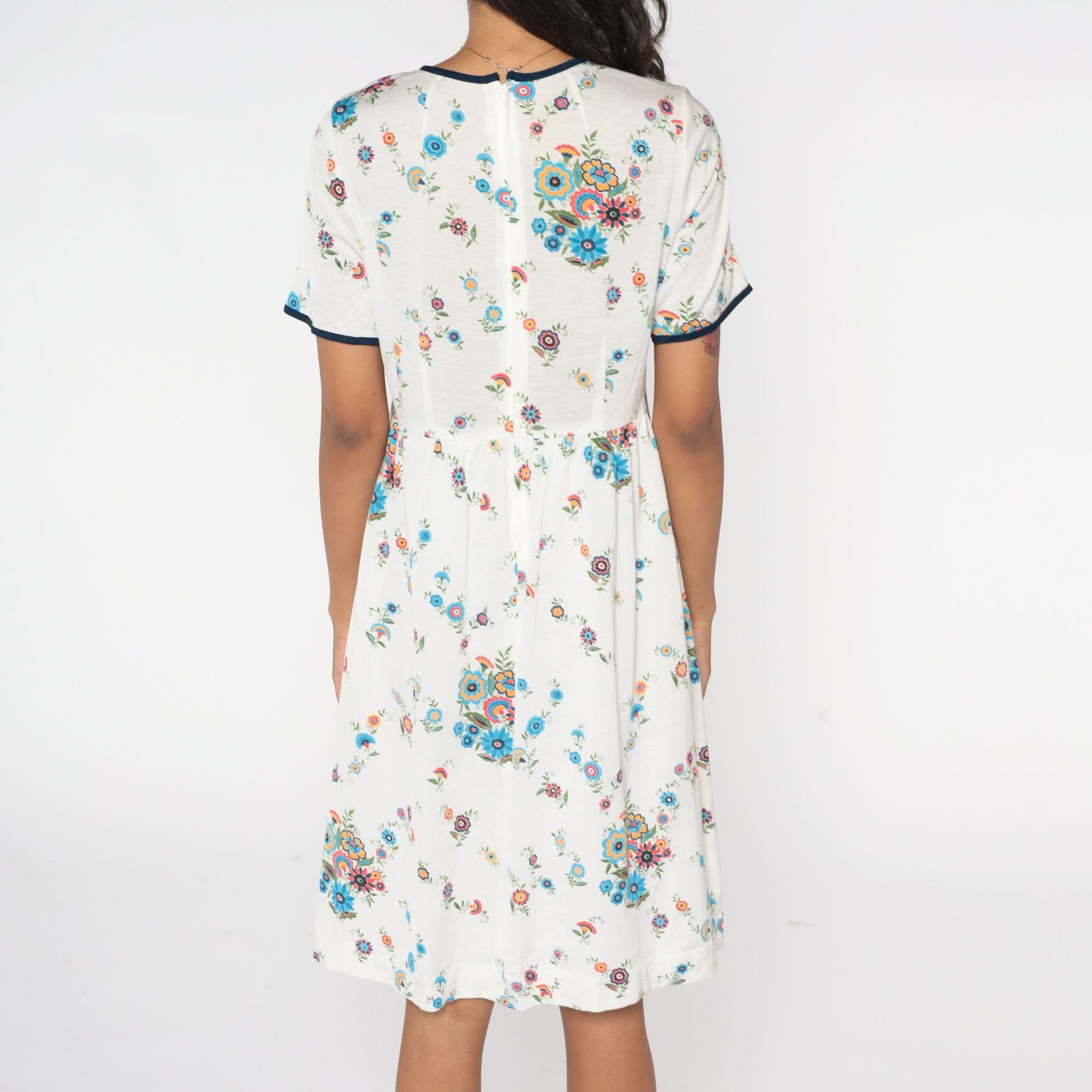 70s White Floral Babydoll Dress Empire Waist Knee Length Medium Large