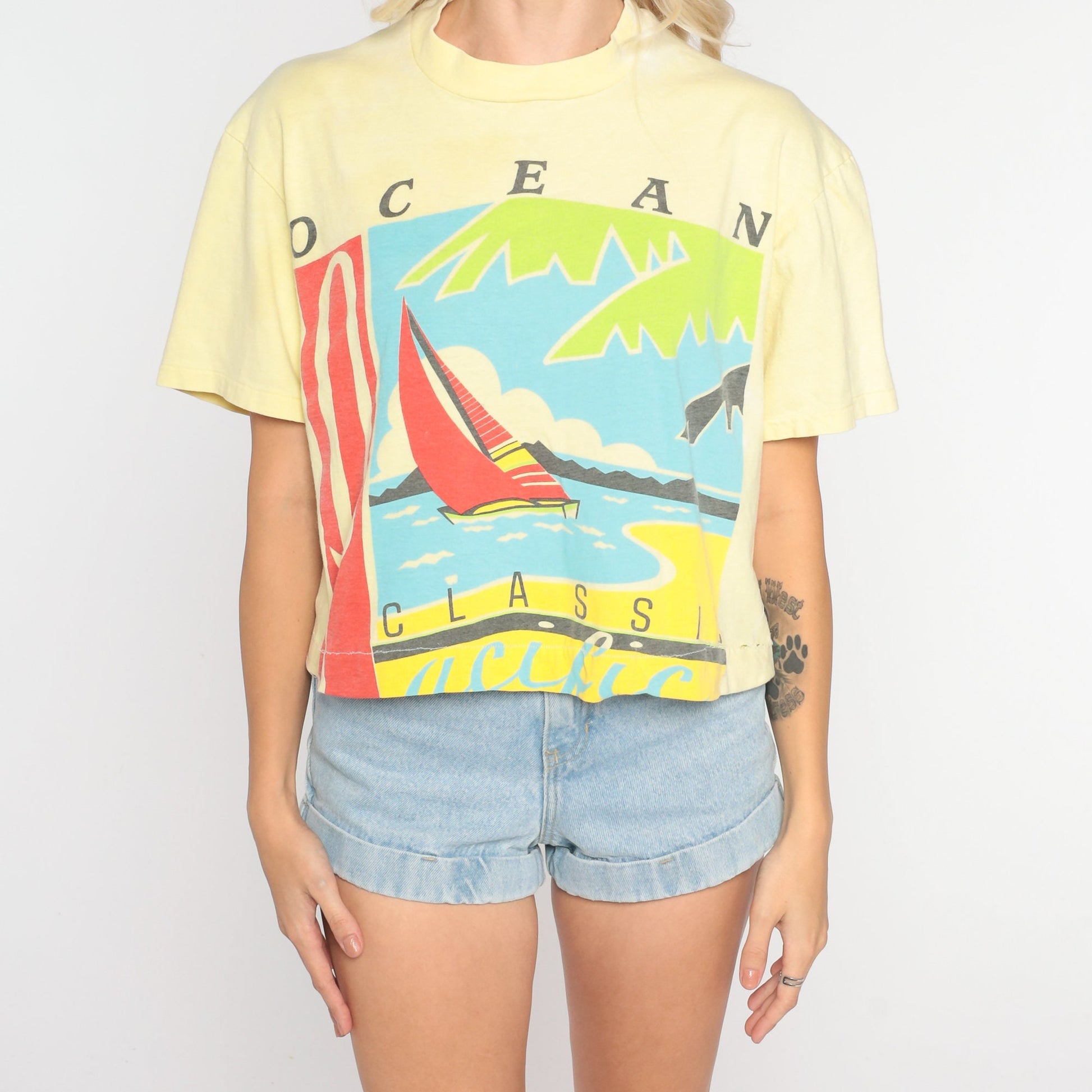 90s Ocean Pacific Sailboat Graphic T-Shirt Yellow Cotton Medium