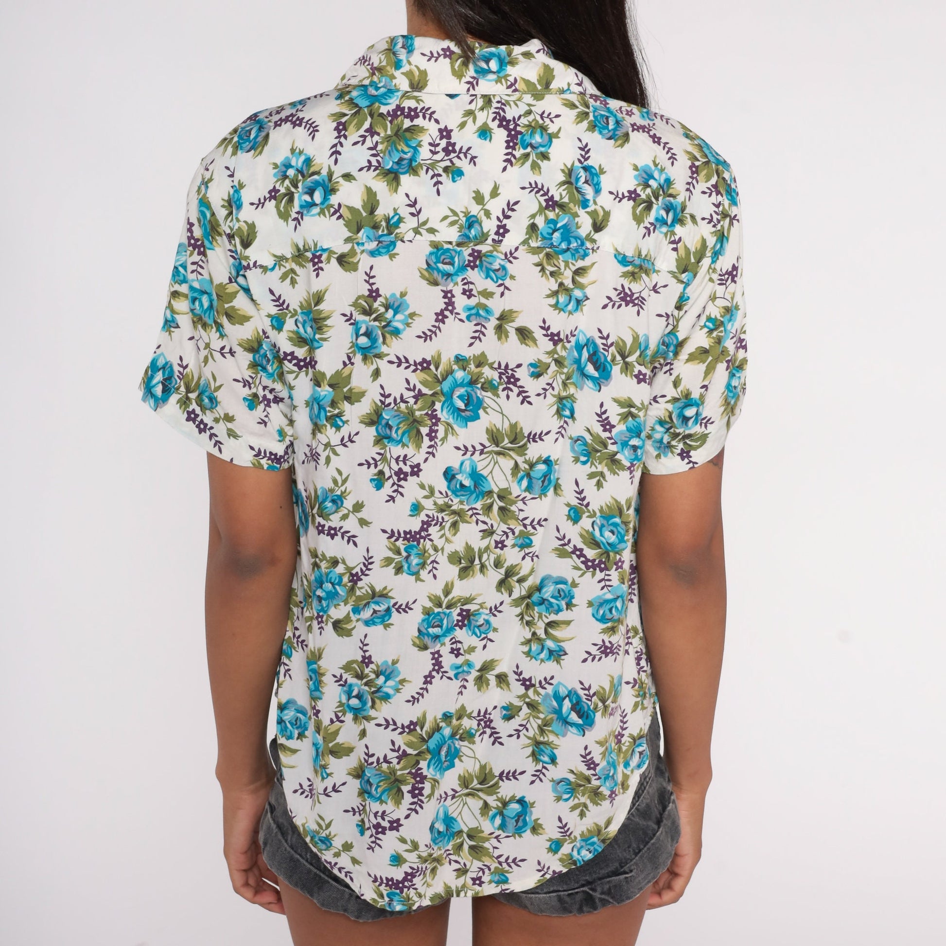 90s White Floral Rose Print Button-Up Blouse Short Sleeve Collared Medium M