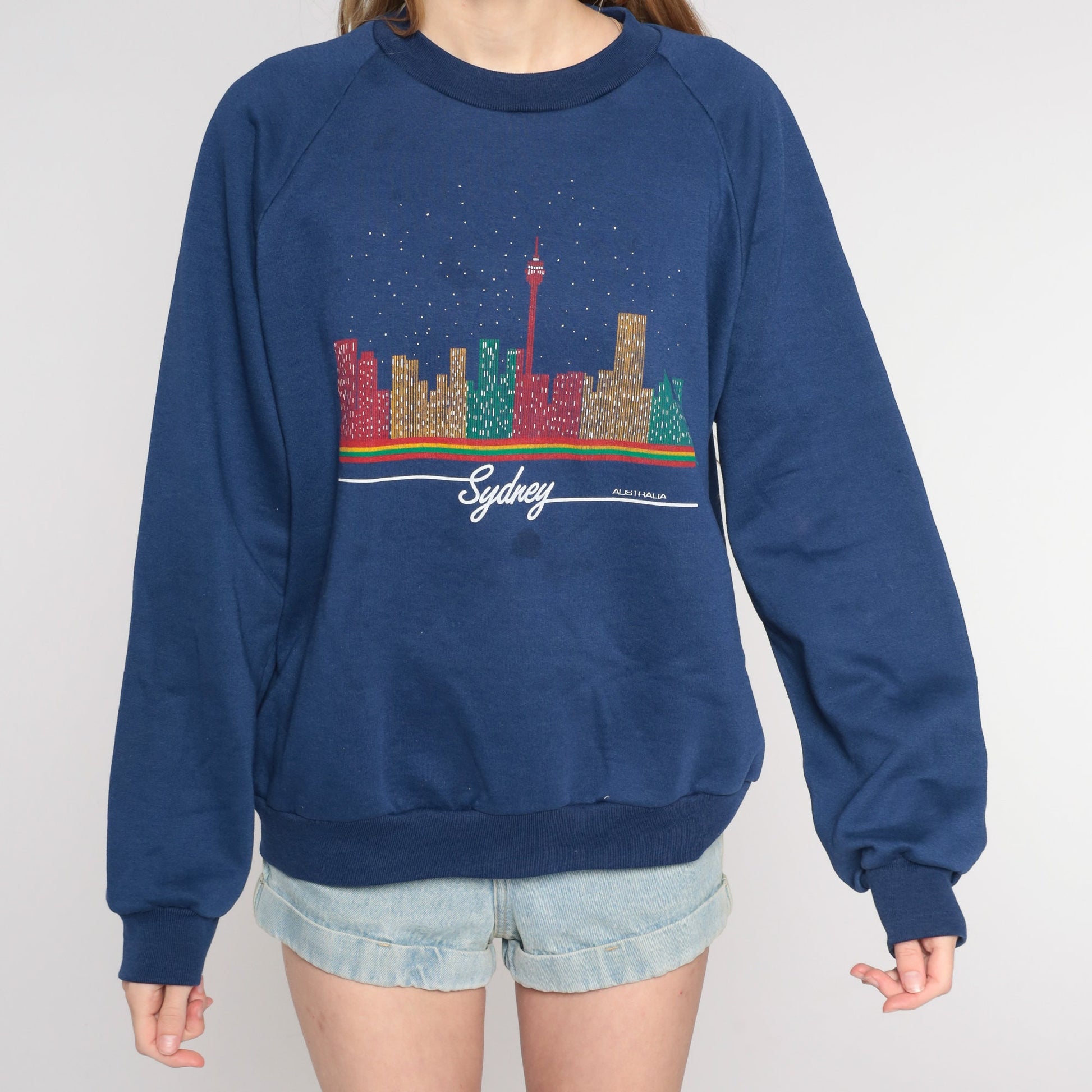 00s Sydney Australia Skyline Graphic Sweatshirt Navy Raglan Crewneck Small
