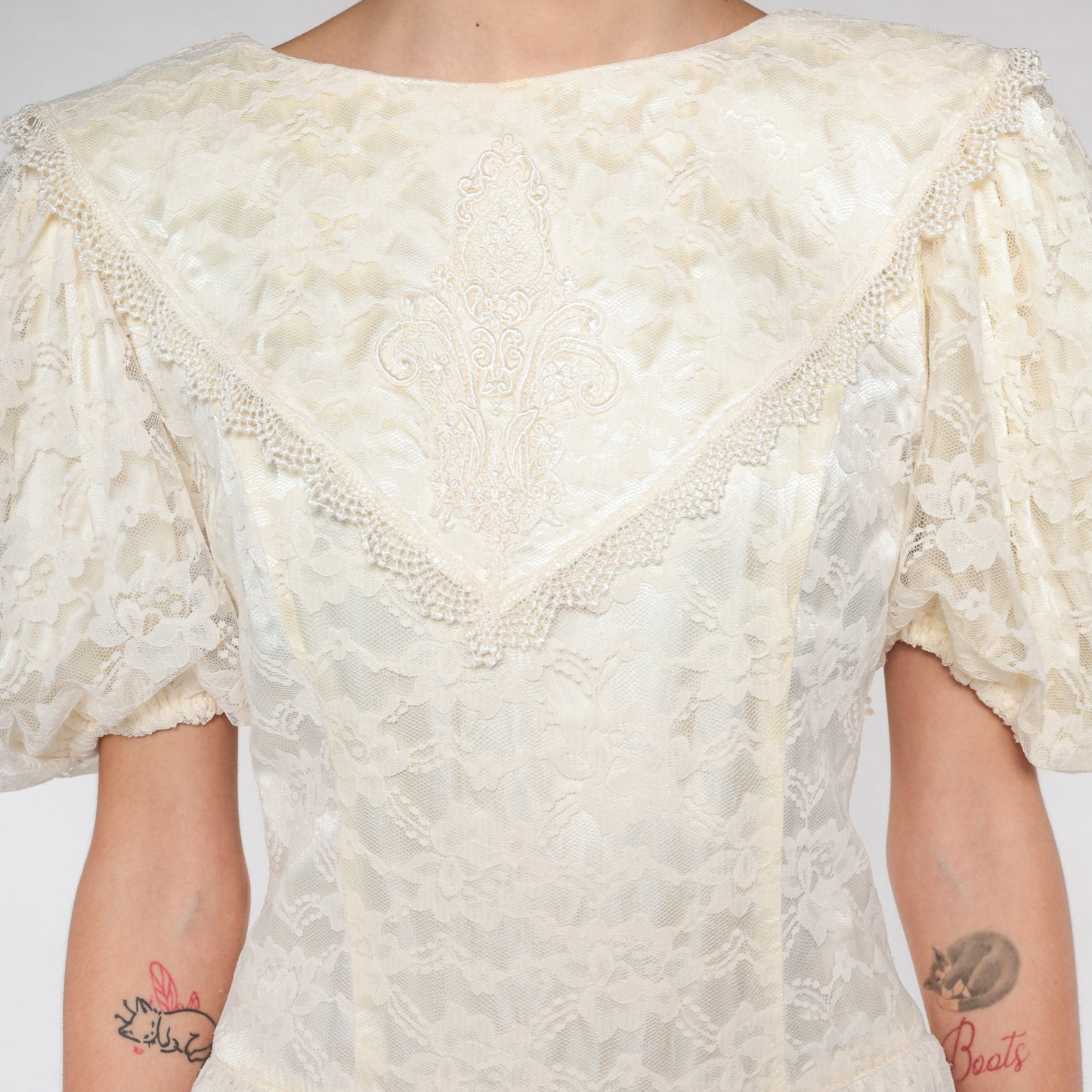 80s Off-White Lace Midi Dress Puff Sleeve Low Back Floral Embroidered Medium