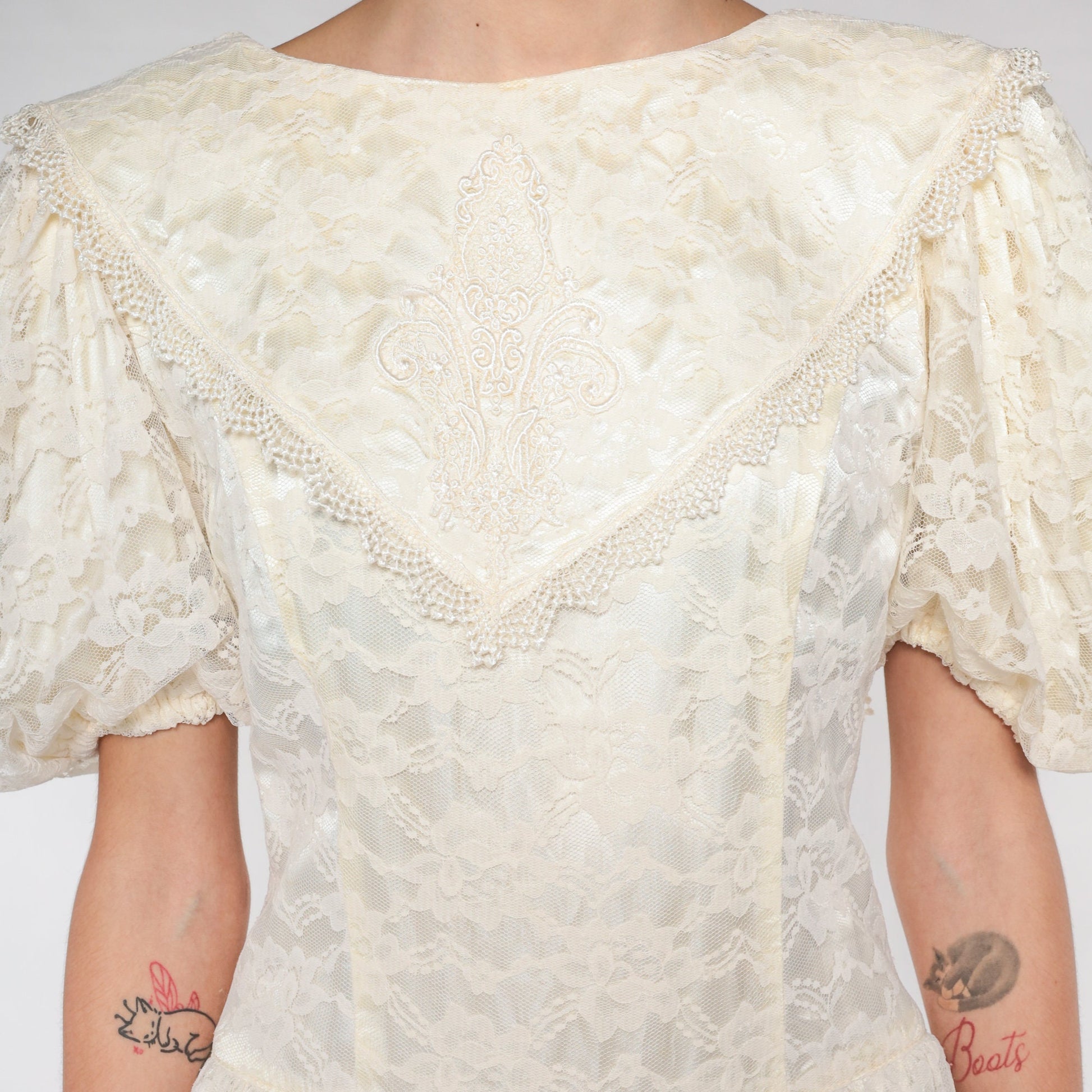 80s Off-White Lace Midi Dress Puff Sleeve Low Back Floral Embroidered Medium